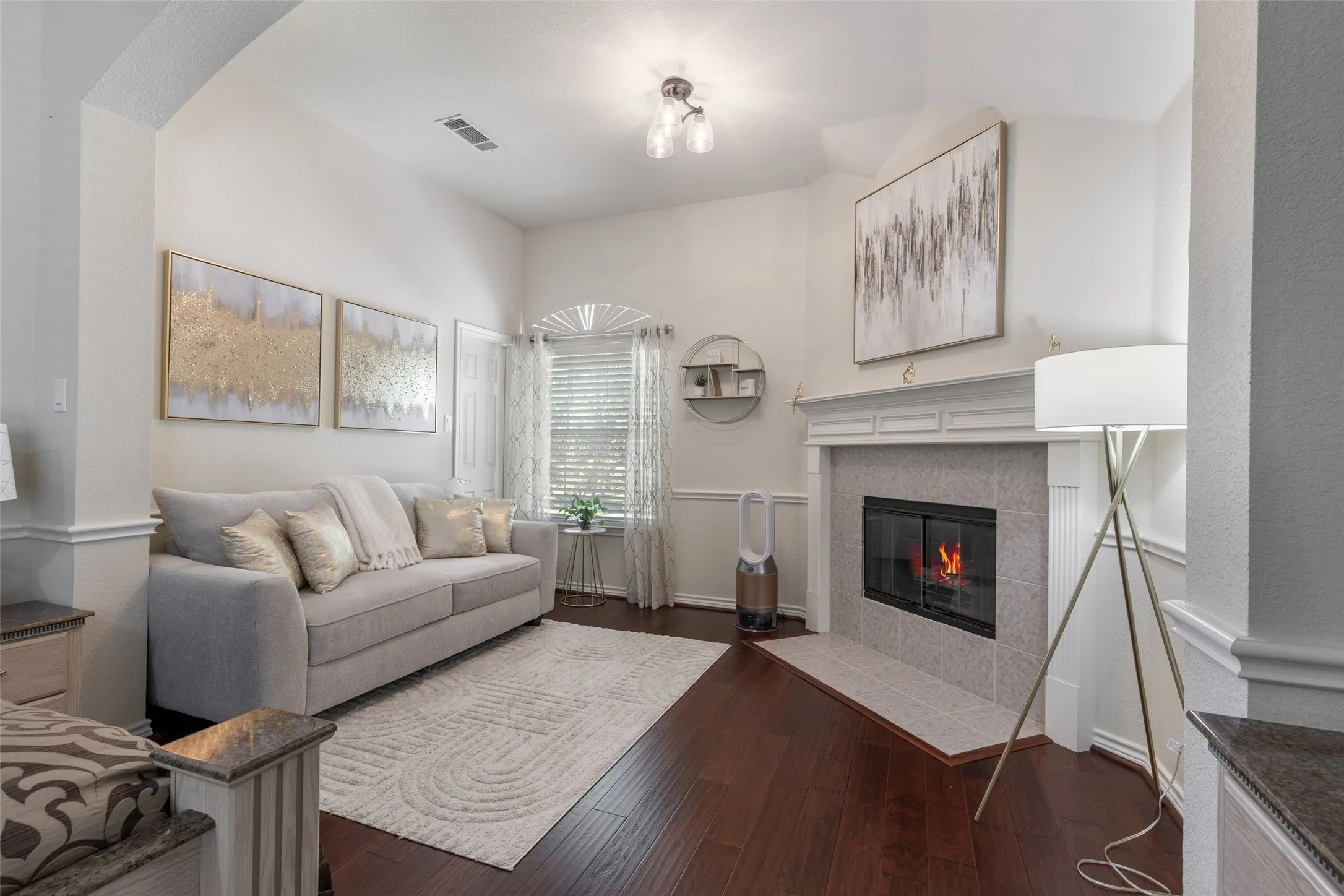 Single Family Residence For Sale in Dallas County , 10206 Broadmoor Lane, Rowlett, Texas 75089, 5 Bedroom, 4 Bathroom, 3 Garage spaces, 4,074 Sqft, built in 2005, mls#21409131, Real Estate Agent in Rowlett, Homes For Sale in Dallas county, Homes For Sale in Rowlett, Realtor in Rowlett Texas, Real Estate Brokerage Independent Realty Texas, Luminita Cordes Realtor