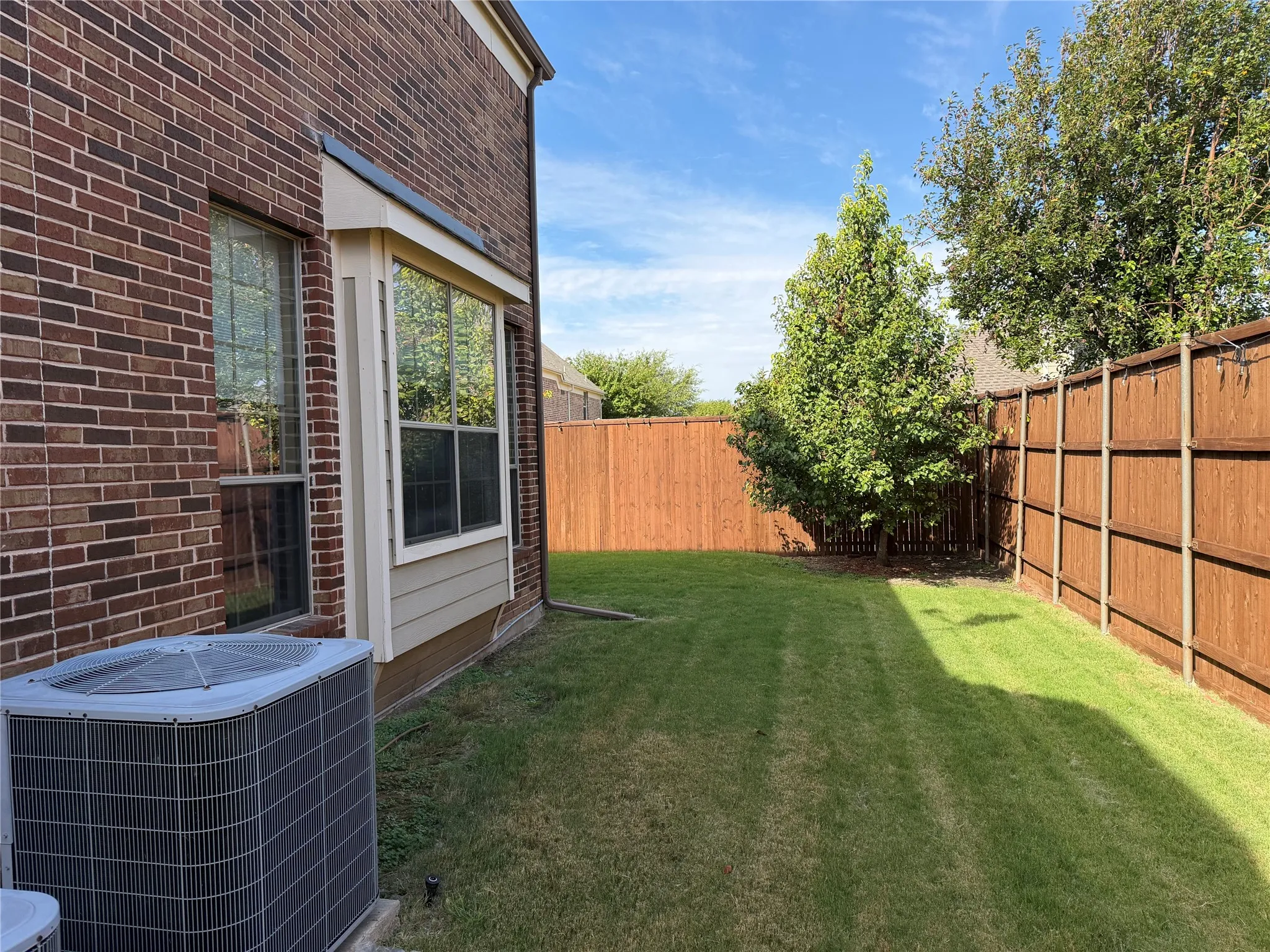 Single Family Residence For Rent in Collin County , 1209 Avondale Drive, Murphy, Texas 75094, 5 Bedroom, 5 Bathroom, 2 Garage spaces, 5,012 Sqft, built in 2009, mls#21394125, Real Estate Agent in Murphy, Homes For Rent in Collin county, Homes For Rent in Murphy, Realtor in Murphy Texas, Real Estate Brokerage Independent Realty Texas, Luminita Cordes Realtor