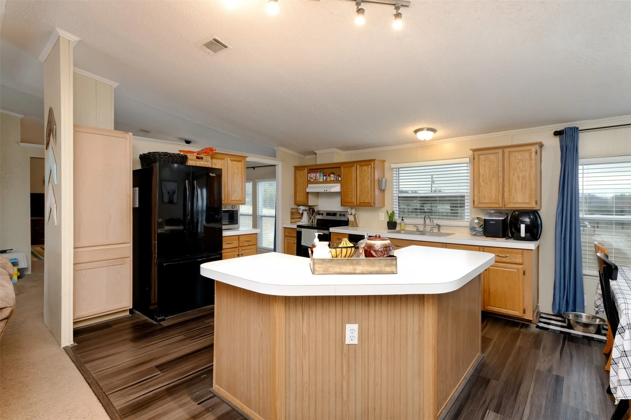 Manufactured Home For Sale in Parker County , 174 Denton Heights Lane, Weatherford, Texas 76085, 4 Bedroom, 3 Bathroom, Garage spaces, 2,432 Sqft, built in 1998, mls#21381381, Real Estate Agent in Weatherford, Homes For Sale in Parker county, Homes For Sale in Weatherford, Realtor in Weatherford Texas, Real Estate Brokerage Independent Realty Texas, Luminita Cordes Realtor