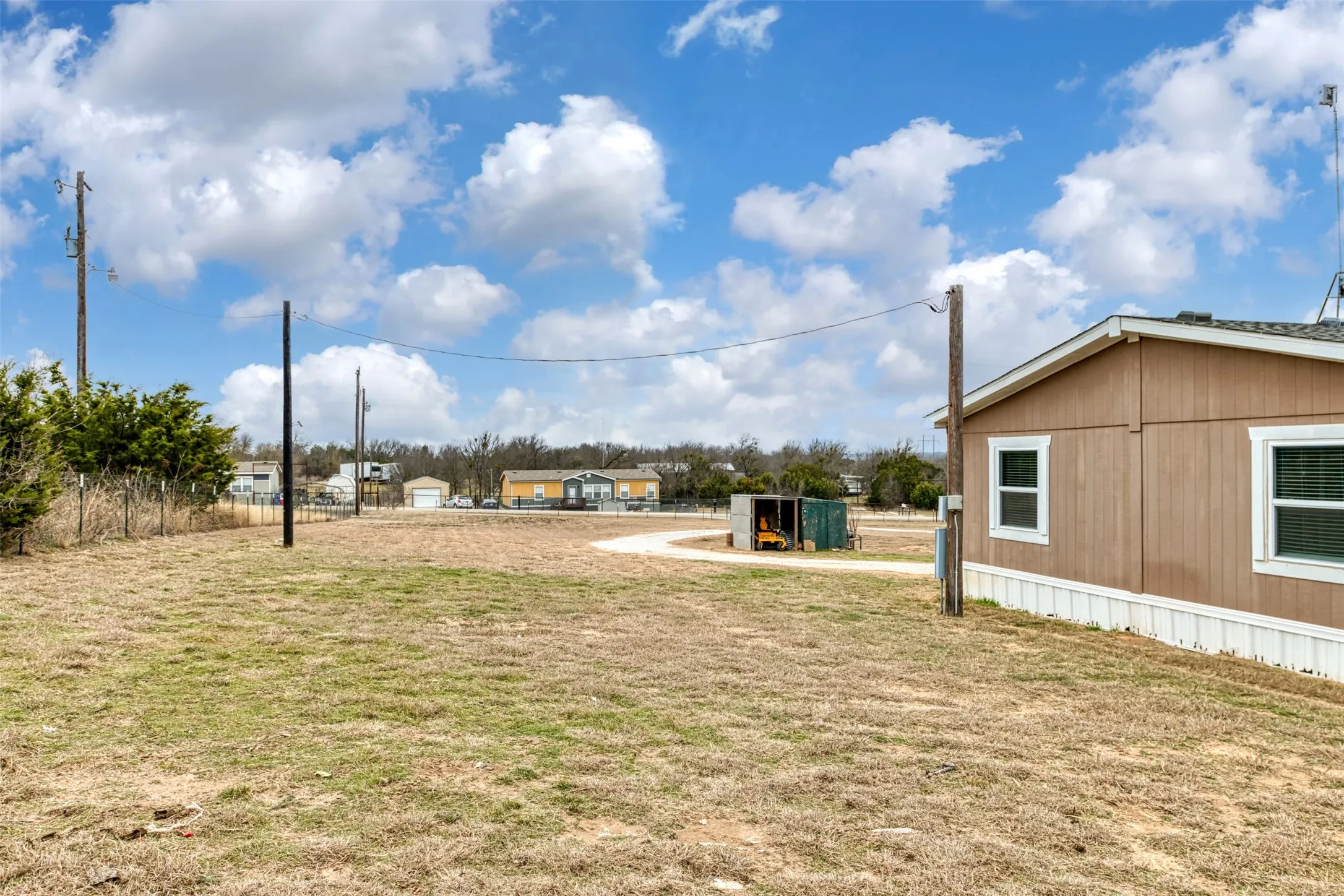 Manufactured Home For Sale in Parker County , 174 Denton Heights Lane, Weatherford, Texas 76085, 4 Bedroom, 3 Bathroom, Garage spaces, 2,432 Sqft, built in 1998, mls#21381381, Real Estate Agent in Weatherford, Homes For Sale in Parker county, Homes For Sale in Weatherford, Realtor in Weatherford Texas, Real Estate Brokerage Independent Realty Texas, Luminita Cordes Realtor