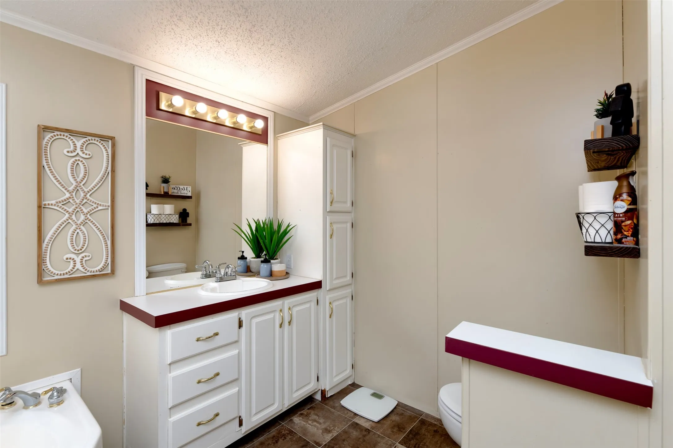 Manufactured Home For Sale in Parker County , 174 Denton Heights Lane, Weatherford, Texas 76085, 4 Bedroom, 3 Bathroom, Garage spaces, 2,432 Sqft, built in 1998, mls#21381381, Real Estate Agent in Weatherford, Homes For Sale in Parker county, Homes For Sale in Weatherford, Realtor in Weatherford Texas, Real Estate Brokerage Independent Realty Texas, Luminita Cordes Realtor