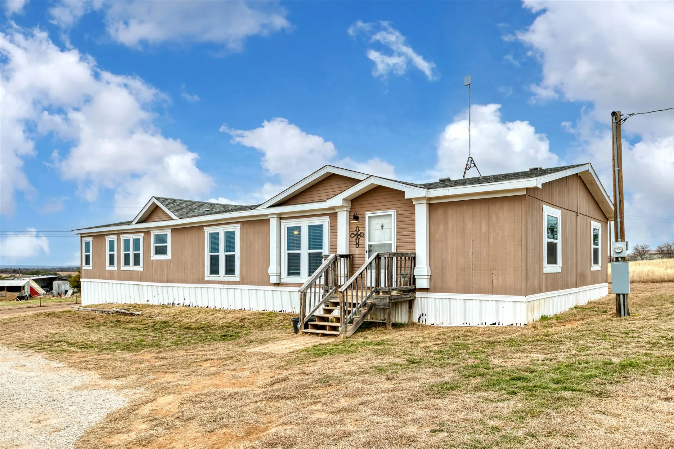 Manufactured Home For Sale in Parker County , 174 Denton Heights Lane, Weatherford, Texas 76085, 4 Bedroom, 3 Bathroom, Garage spaces, 2,432 Sqft, built in 1998, mls#21381381, Real Estate Agent in Weatherford, Homes For Sale in Parker county, Homes For Sale in Weatherford, Realtor in Weatherford Texas, Real Estate Brokerage Independent Realty Texas, Luminita Cordes Realtor