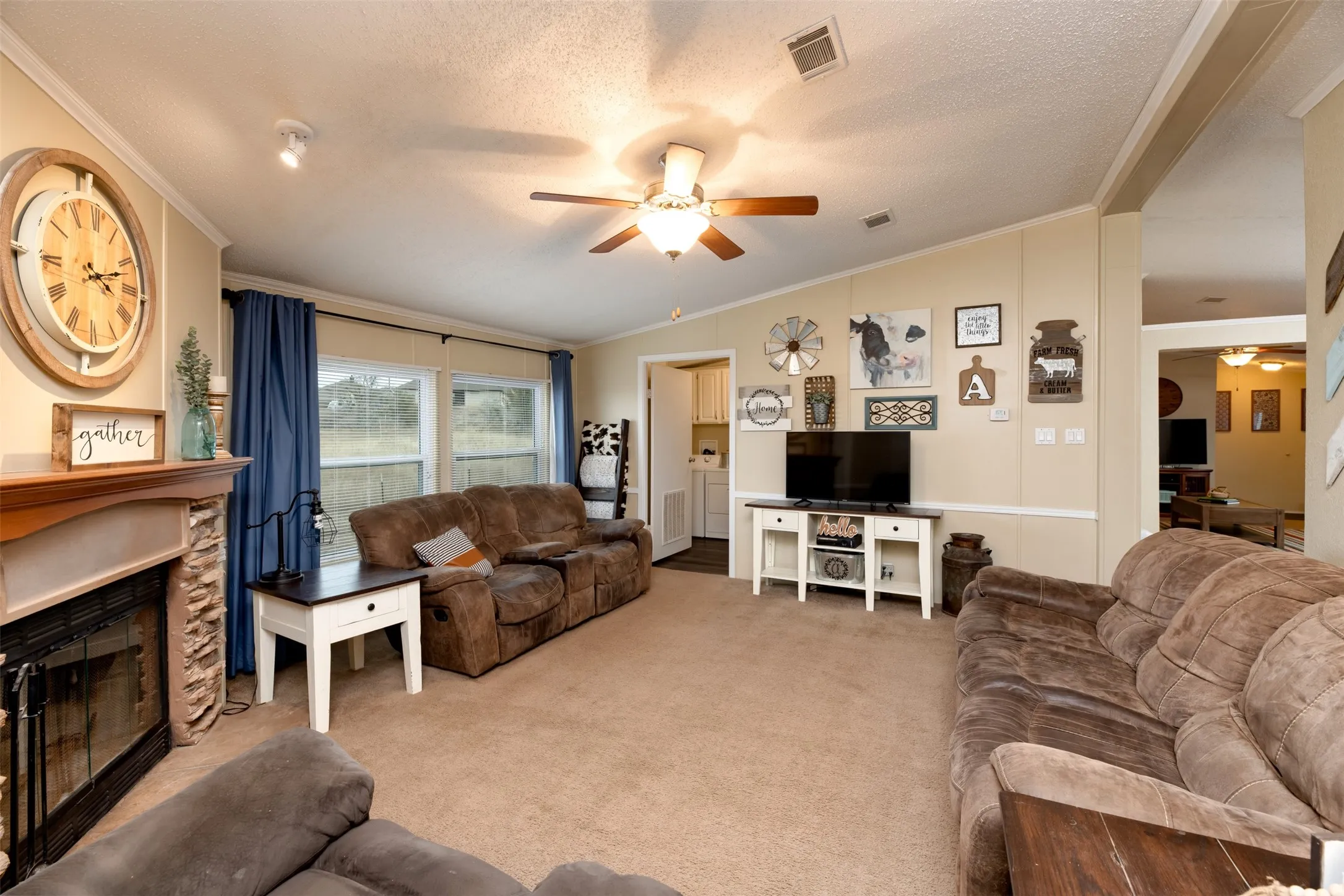 Manufactured Home For Sale in Parker County , 174 Denton Heights Lane, Weatherford, Texas 76085, 4 Bedroom, 3 Bathroom, Garage spaces, 2,432 Sqft, built in 1998, mls#21381381, Real Estate Agent in Weatherford, Homes For Sale in Parker county, Homes For Sale in Weatherford, Realtor in Weatherford Texas, Real Estate Brokerage Independent Realty Texas, Luminita Cordes Realtor