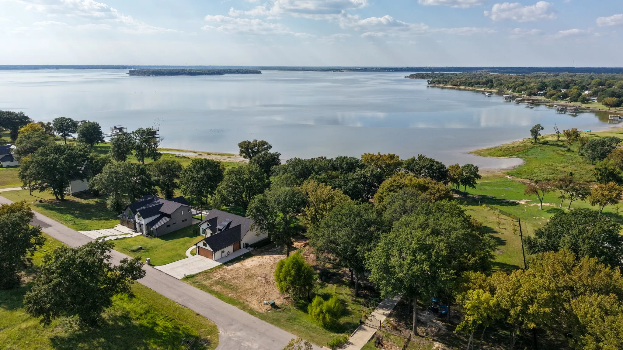 Unimproved Land For Sale in Kaufman County , 1520 Shoreline Drive, Mabank, Texas 75143, 0, 0, Garage spaces, 0 Sqft, built in 0, mls#21406991, Real Estate Agent in Mabank, Homes For Sale in Kaufman county, Homes For Sale in Mabank, Realtor in Mabank Texas, Real Estate Brokerage Independent Realty Texas, Luminita Cordes Realtor