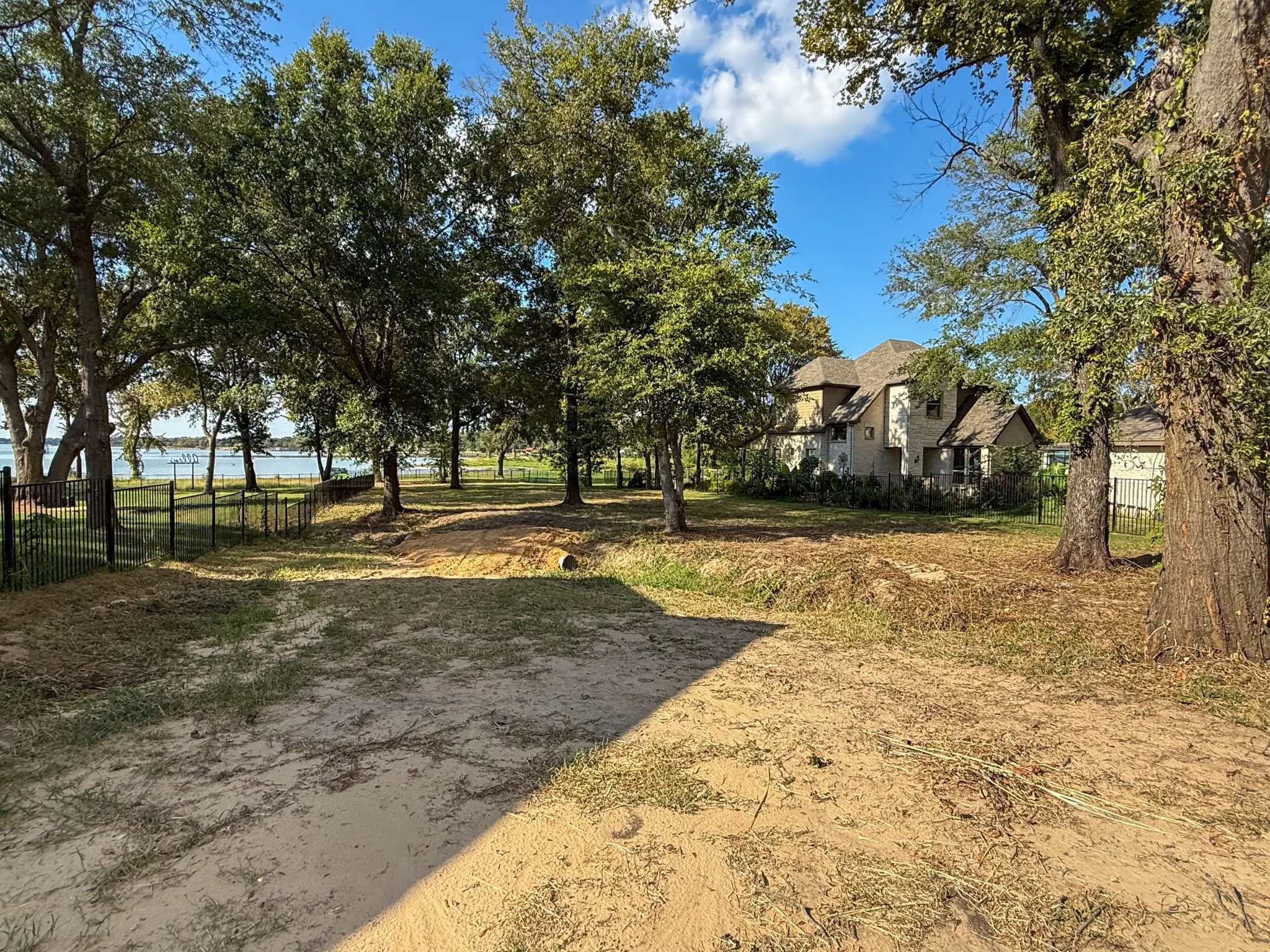 Unimproved Land For Sale in Kaufman County , 1520 Shoreline Drive, Mabank, Texas 75143, 0, 0, Garage spaces, 0 Sqft, built in 0, mls#21406991, Real Estate Agent in Mabank, Homes For Sale in Kaufman county, Homes For Sale in Mabank, Realtor in Mabank Texas, Real Estate Brokerage Independent Realty Texas, Luminita Cordes Realtor