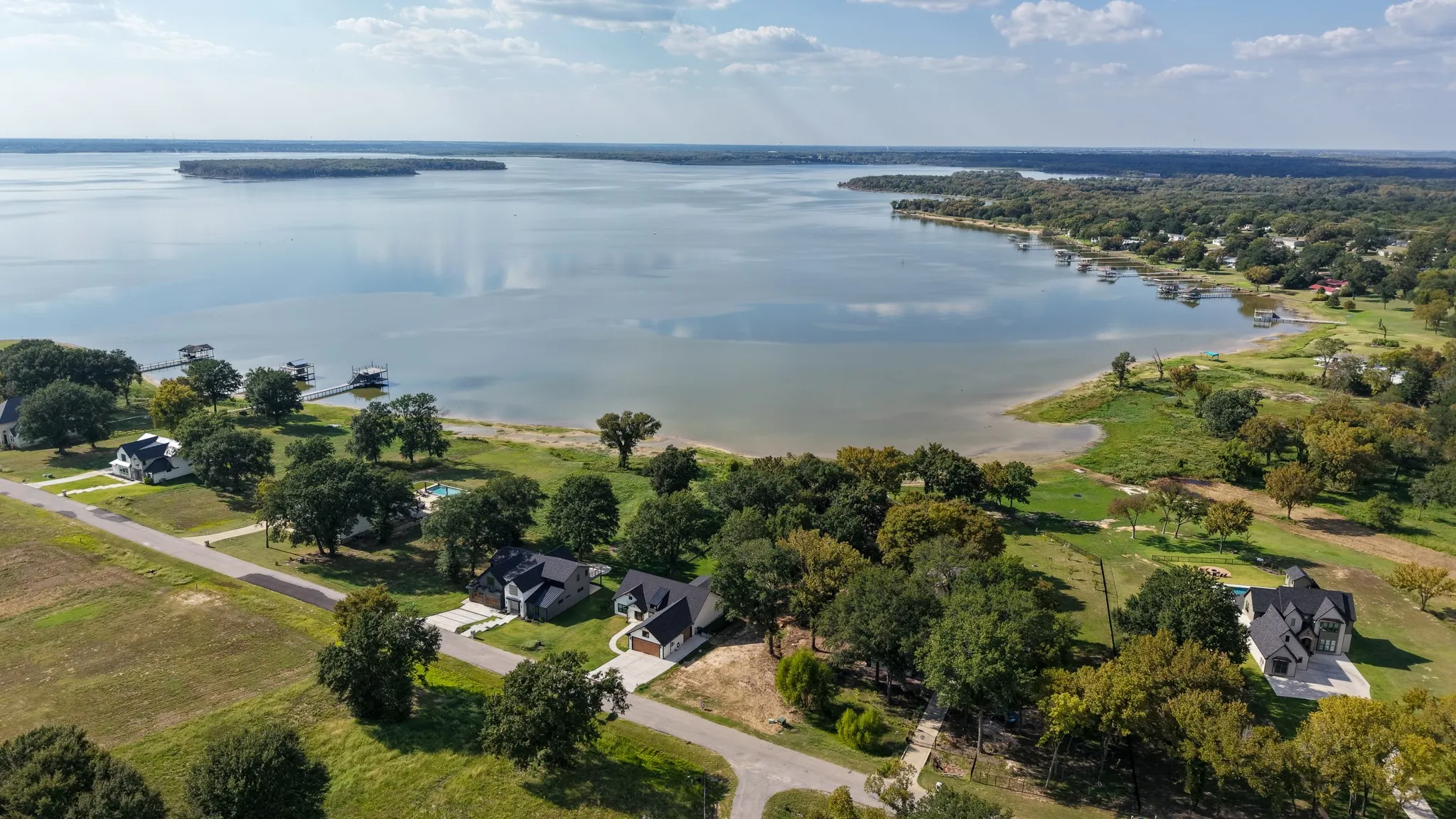 Unimproved Land For Sale in Kaufman County , 1520 Shoreline Drive, Mabank, Texas 75143, 0, 0, Garage spaces, 0 Sqft, built in 0, mls#21406991, Real Estate Agent in Mabank, Homes For Sale in Kaufman county, Homes For Sale in Mabank, Realtor in Mabank Texas, Real Estate Brokerage Independent Realty Texas, Luminita Cordes Realtor