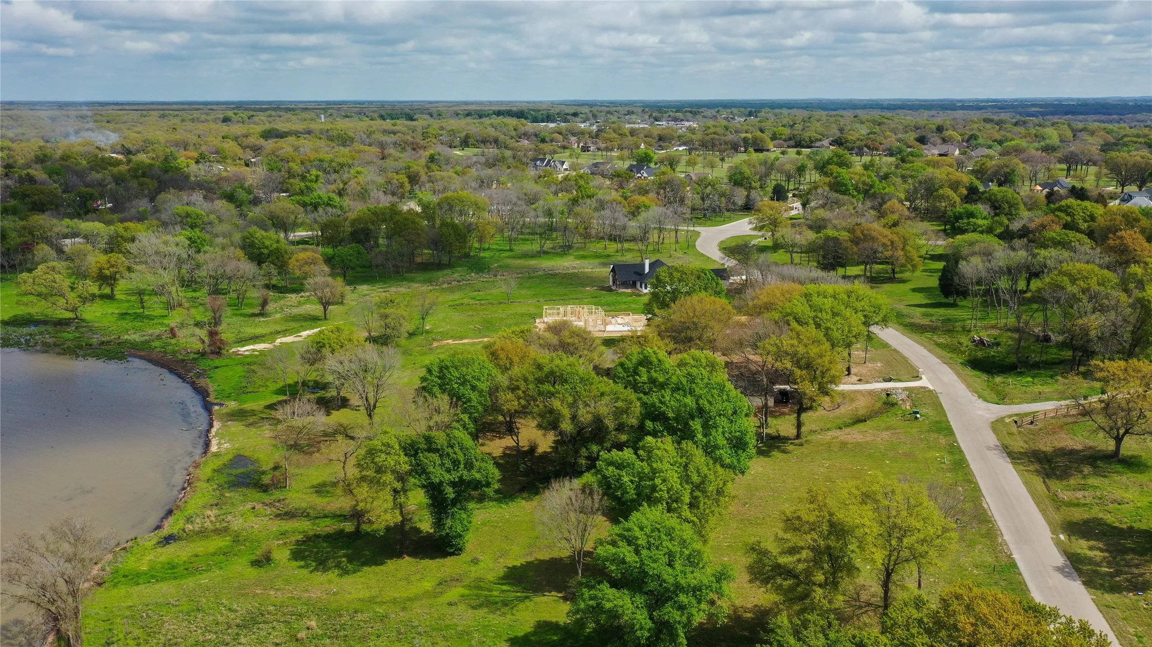 Unimproved Land For Sale in Kaufman County , 1520 Shoreline Drive, Mabank, Texas 75143, 0, 0, Garage spaces, 0 Sqft, built in 0, mls#21406991, Real Estate Agent in Mabank, Homes For Sale in Kaufman county, Homes For Sale in Mabank, Realtor in Mabank Texas, Real Estate Brokerage Independent Realty Texas, Luminita Cordes Realtor