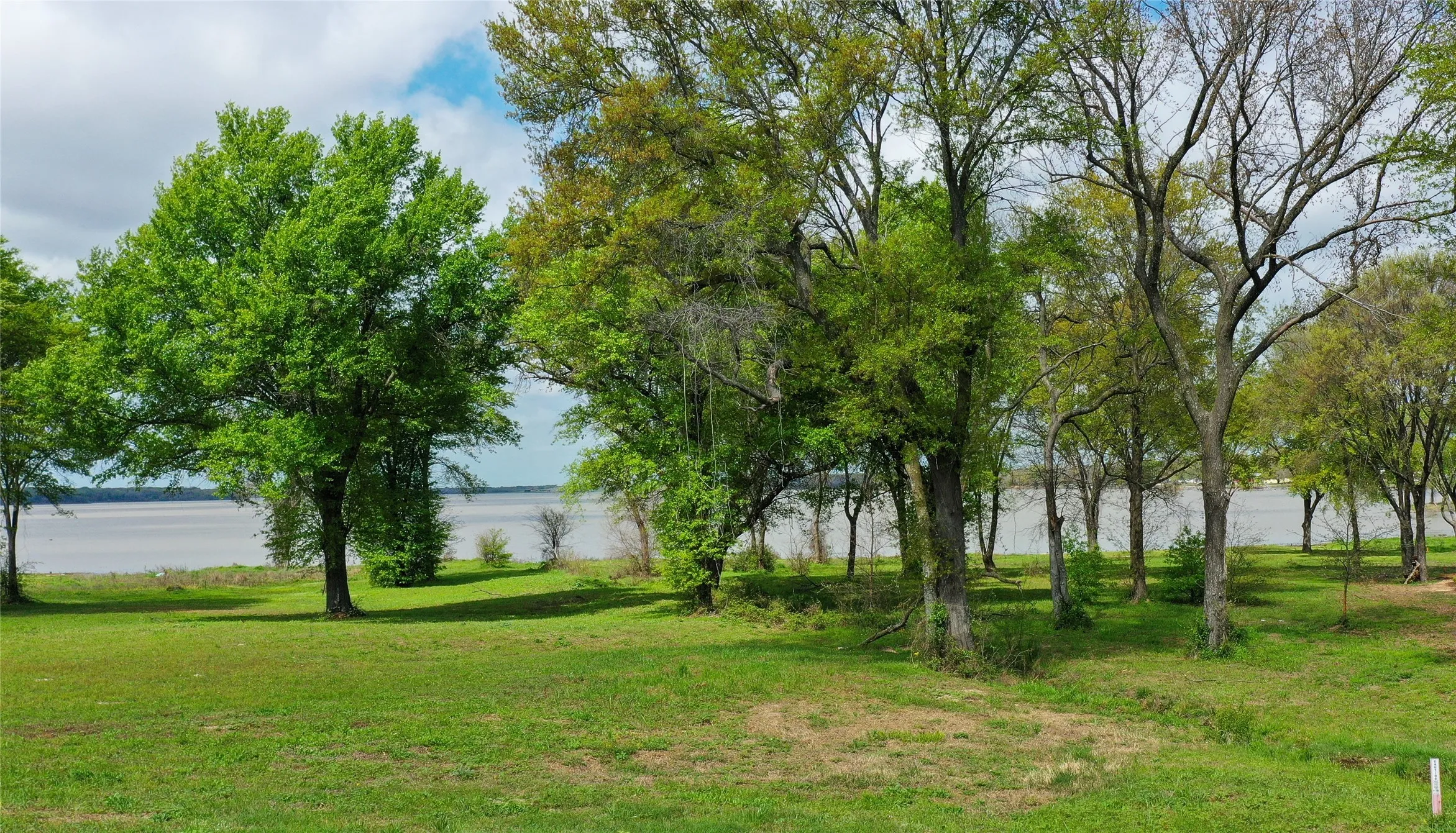 Unimproved Land For Sale in Kaufman County , 1520 Shoreline Drive, Mabank, Texas 75143, 0, 0, Garage spaces, 0 Sqft, built in 0, mls#21406991, Real Estate Agent in Mabank, Homes For Sale in Kaufman county, Homes For Sale in Mabank, Realtor in Mabank Texas, Real Estate Brokerage Independent Realty Texas, Luminita Cordes Realtor