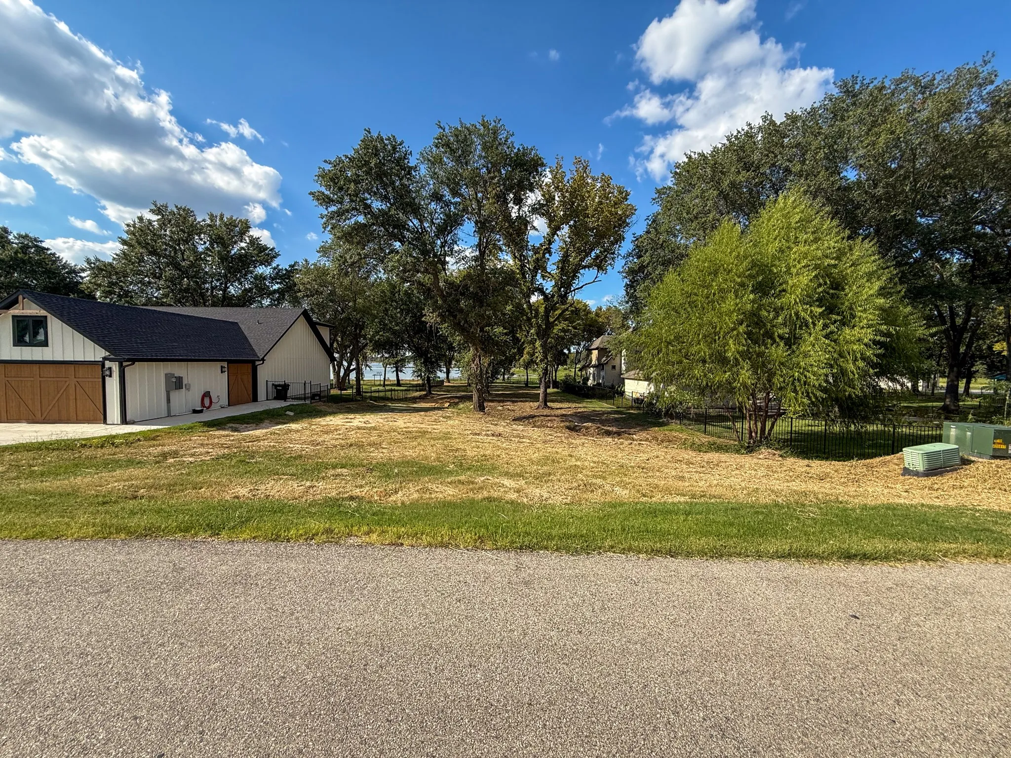 Unimproved Land For Sale in Kaufman County , 1520 Shoreline Drive, Mabank, Texas 75143, 0, 0, Garage spaces, 0 Sqft, built in 0, mls#21406991, Real Estate Agent in Mabank, Homes For Sale in Kaufman county, Homes For Sale in Mabank, Realtor in Mabank Texas, Real Estate Brokerage Independent Realty Texas, Luminita Cordes Realtor