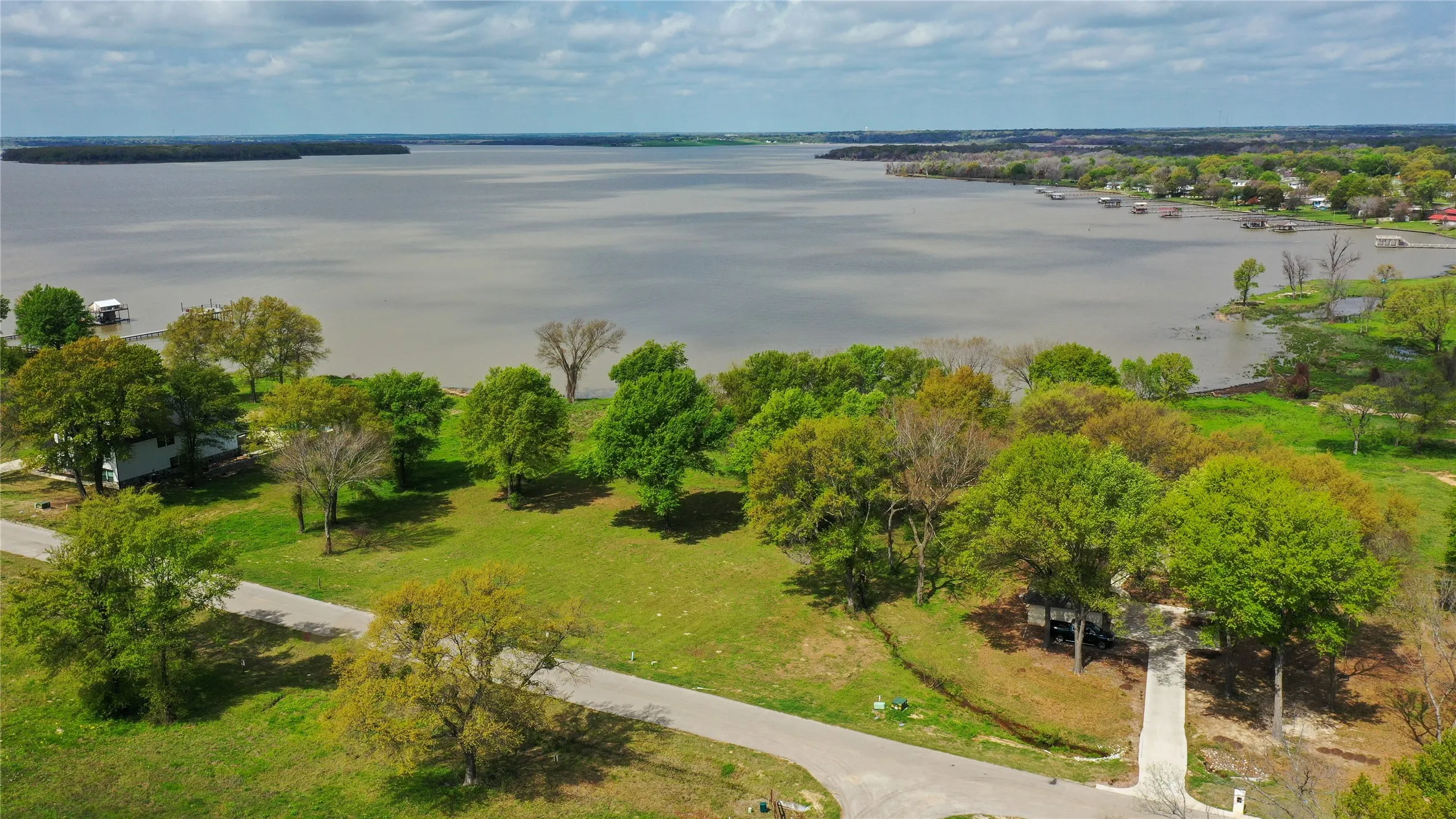 Unimproved Land For Sale in Kaufman County , 1520 Shoreline Drive, Mabank, Texas 75143, 0, 0, Garage spaces, 0 Sqft, built in 0, mls#21406991, Real Estate Agent in Mabank, Homes For Sale in Kaufman county, Homes For Sale in Mabank, Realtor in Mabank Texas, Real Estate Brokerage Independent Realty Texas, Luminita Cordes Realtor