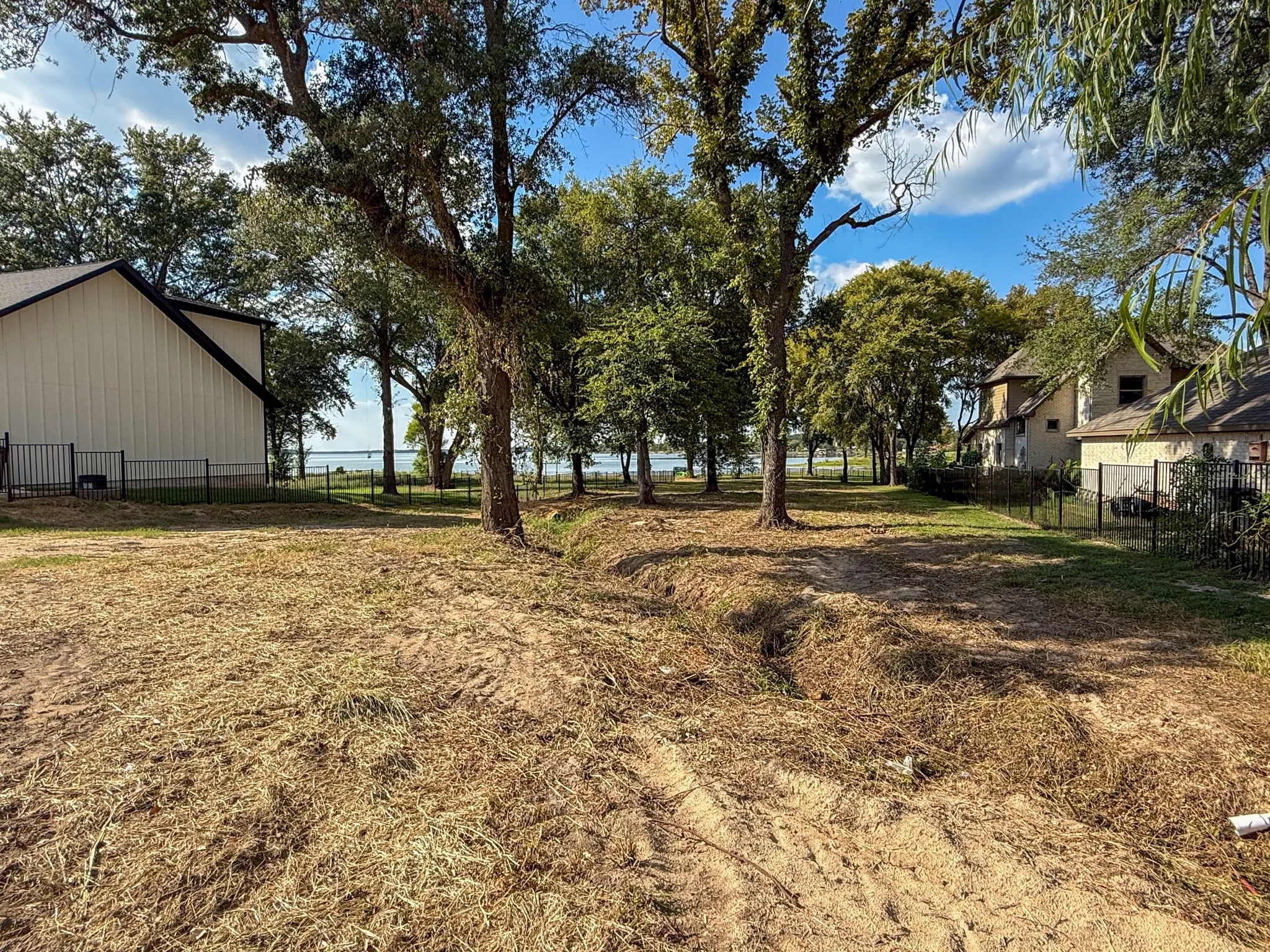 Unimproved Land For Sale in Kaufman County , 1520 Shoreline Drive, Mabank, Texas 75143, 0, 0, Garage spaces, 0 Sqft, built in 0, mls#21406991, Real Estate Agent in Mabank, Homes For Sale in Kaufman county, Homes For Sale in Mabank, Realtor in Mabank Texas, Real Estate Brokerage Independent Realty Texas, Luminita Cordes Realtor