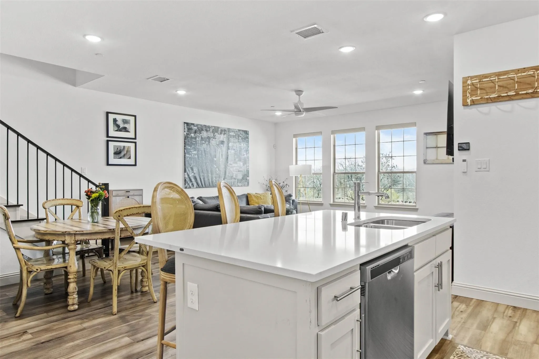 Single Family Residence For Rent in Collin County , 7265 Sacaton Trail, Frisco, Texas 75033, 3 Bedroom, 3 Bathroom, 2 Garage spaces, 1,937 Sqft, built in 2021, mls#21409203, Real Estate Agent in Frisco, Homes For Rent in Collin county, Homes For Rent in Frisco, Realtor in Frisco Texas, Real Estate Brokerage Independent Realty Texas, Luminita Cordes Realtor