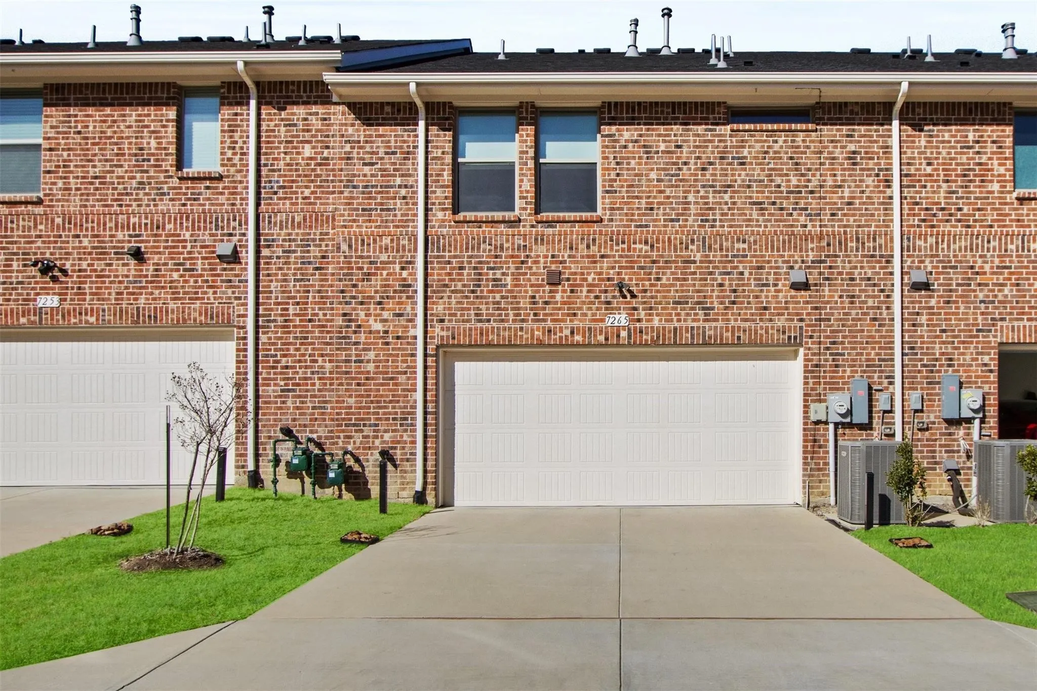 Single Family Residence For Rent in Collin County , 7265 Sacaton Trail, Frisco, Texas 75033, 3 Bedroom, 3 Bathroom, 2 Garage spaces, 1,937 Sqft, built in 2021, mls#21409203, Real Estate Agent in Frisco, Homes For Rent in Collin county, Homes For Rent in Frisco, Realtor in Frisco Texas, Real Estate Brokerage Independent Realty Texas, Luminita Cordes Realtor
