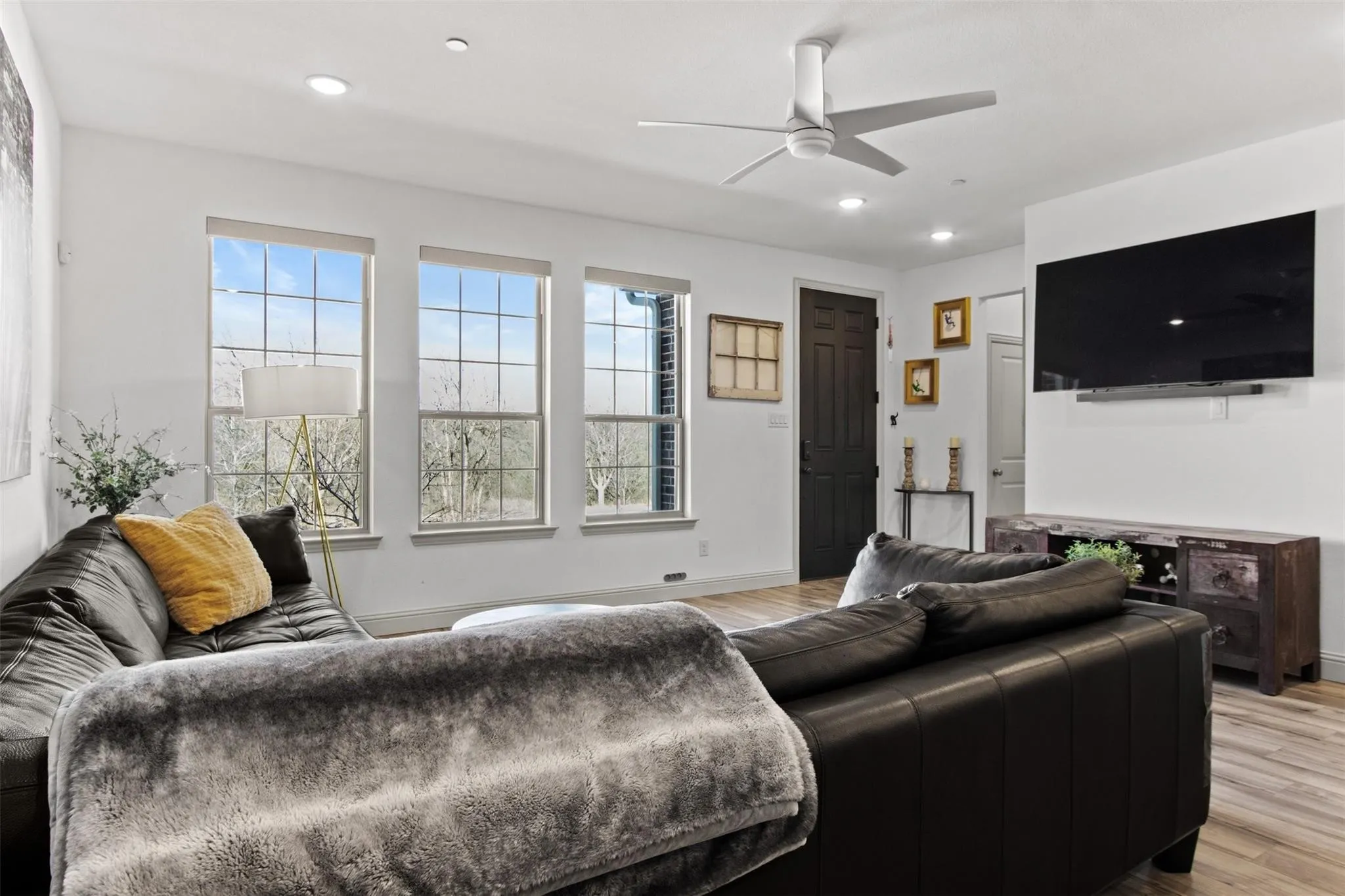 Single Family Residence For Rent in Collin County , 7265 Sacaton Trail, Frisco, Texas 75033, 3 Bedroom, 3 Bathroom, 2 Garage spaces, 1,937 Sqft, built in 2021, mls#21409203, Real Estate Agent in Frisco, Homes For Rent in Collin county, Homes For Rent in Frisco, Realtor in Frisco Texas, Real Estate Brokerage Independent Realty Texas, Luminita Cordes Realtor