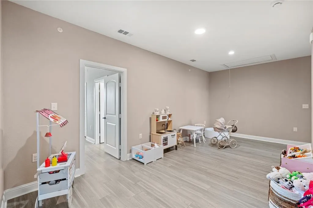 Townhouse For Sale in Collin County , 1009 Debby Court, Wylie, Texas 75098, 3 Bedroom, 3 Bathroom, 2 Garage spaces, 1,956 Sqft, built in 2022, mls#21409208, Real Estate Agent in Wylie, Homes For Sale in Collin county, Homes For Sale in Wylie, Realtor in Wylie Texas, Real Estate Brokerage Independent Realty Texas, Luminita Cordes Realtor
