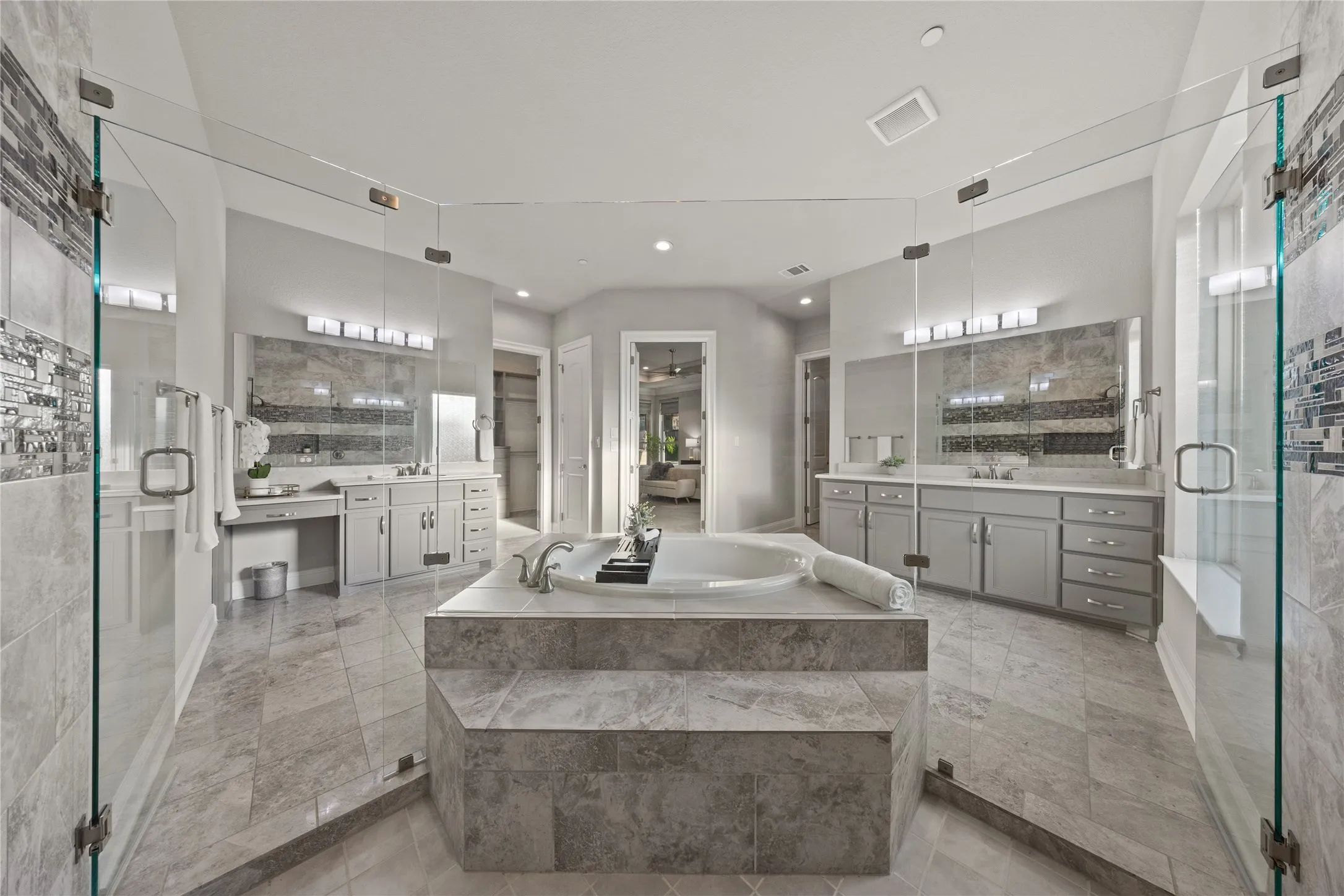 Single Family Residence For Sale in Denton County , 1207 Holford Drive, Frisco, Texas 75036, 5 Bedroom, 5 Bathroom, 4 Garage spaces, 5,652 Sqft, built in 2017, mls#21407516, Real Estate Agent in Frisco, Homes For Sale in Denton county, Homes For Sale in Frisco, Realtor in Frisco Texas, Real Estate Brokerage Independent Realty Texas, Luminita Cordes Realtor