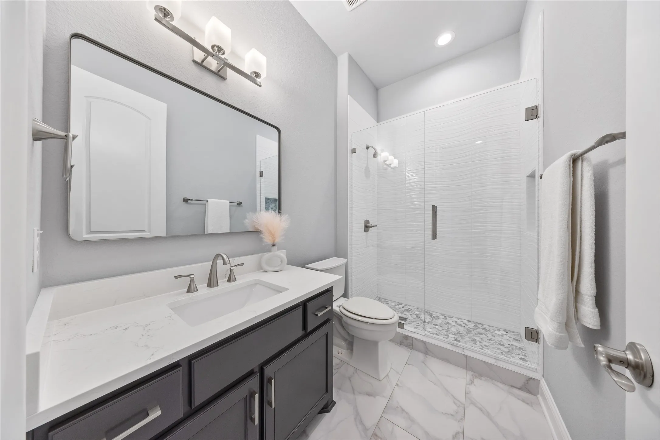 Single Family Residence For Sale in Denton County , 1207 Holford Drive, Frisco, Texas 75036, 5 Bedroom, 5 Bathroom, 4 Garage spaces, 5,652 Sqft, built in 2017, mls#21407516, Real Estate Agent in Frisco, Homes For Sale in Denton county, Homes For Sale in Frisco, Realtor in Frisco Texas, Real Estate Brokerage Independent Realty Texas, Luminita Cordes Realtor