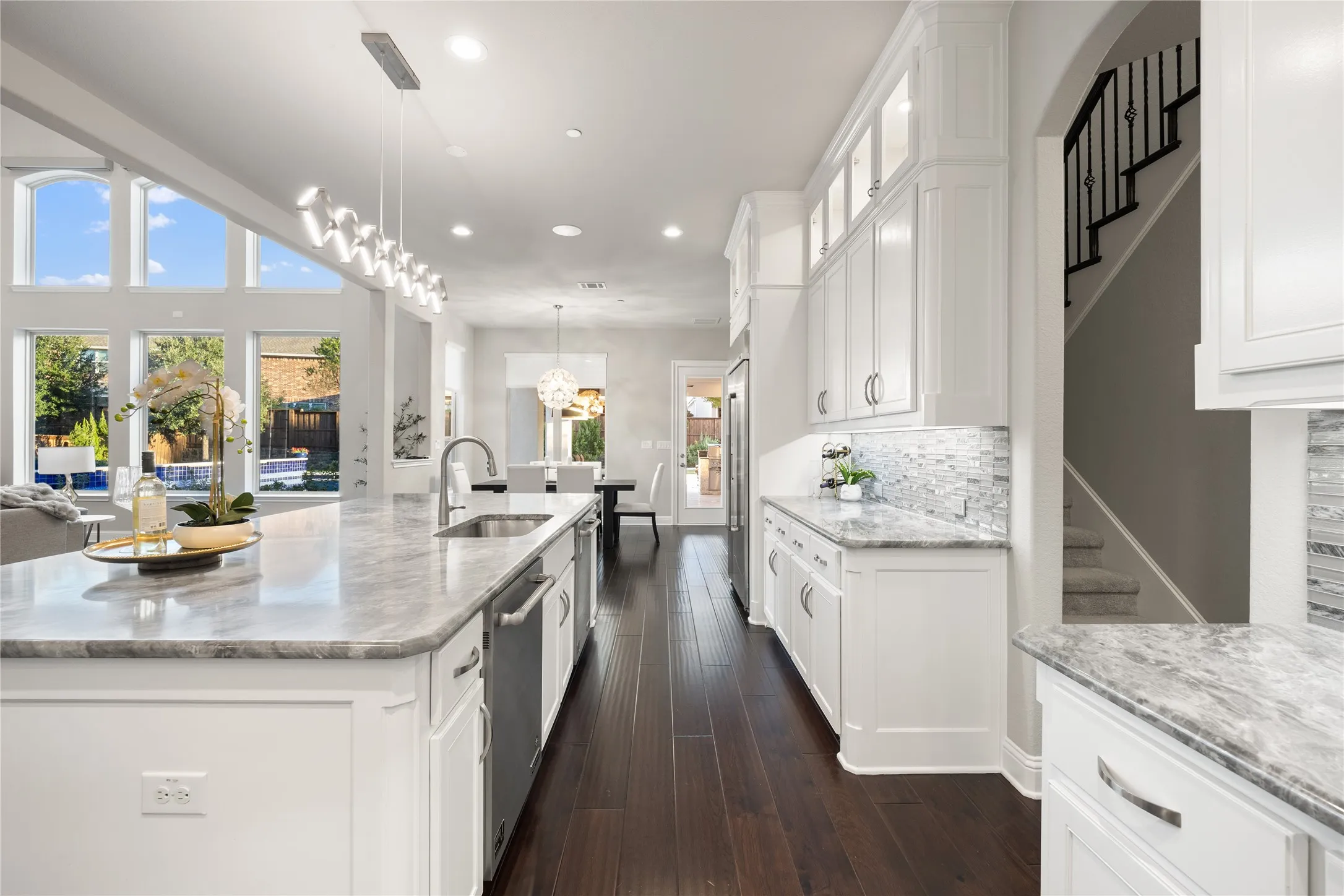 Single Family Residence For Sale in Denton County , 1207 Holford Drive, Frisco, Texas 75036, 5 Bedroom, 5 Bathroom, 4 Garage spaces, 5,652 Sqft, built in 2017, mls#21407516, Real Estate Agent in Frisco, Homes For Sale in Denton county, Homes For Sale in Frisco, Realtor in Frisco Texas, Real Estate Brokerage Independent Realty Texas, Luminita Cordes Realtor