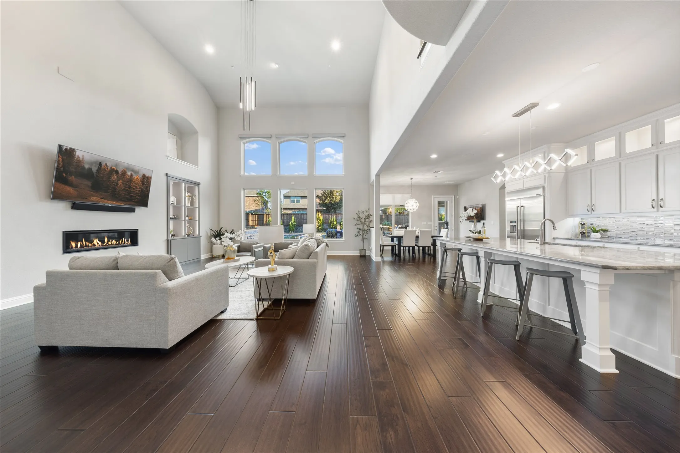 Single Family Residence For Sale in Denton County , 1207 Holford Drive, Frisco, Texas 75036, 5 Bedroom, 5 Bathroom, 4 Garage spaces, 5,652 Sqft, built in 2017, mls#21407516, Real Estate Agent in Frisco, Homes For Sale in Denton county, Homes For Sale in Frisco, Realtor in Frisco Texas, Real Estate Brokerage Independent Realty Texas, Luminita Cordes Realtor
