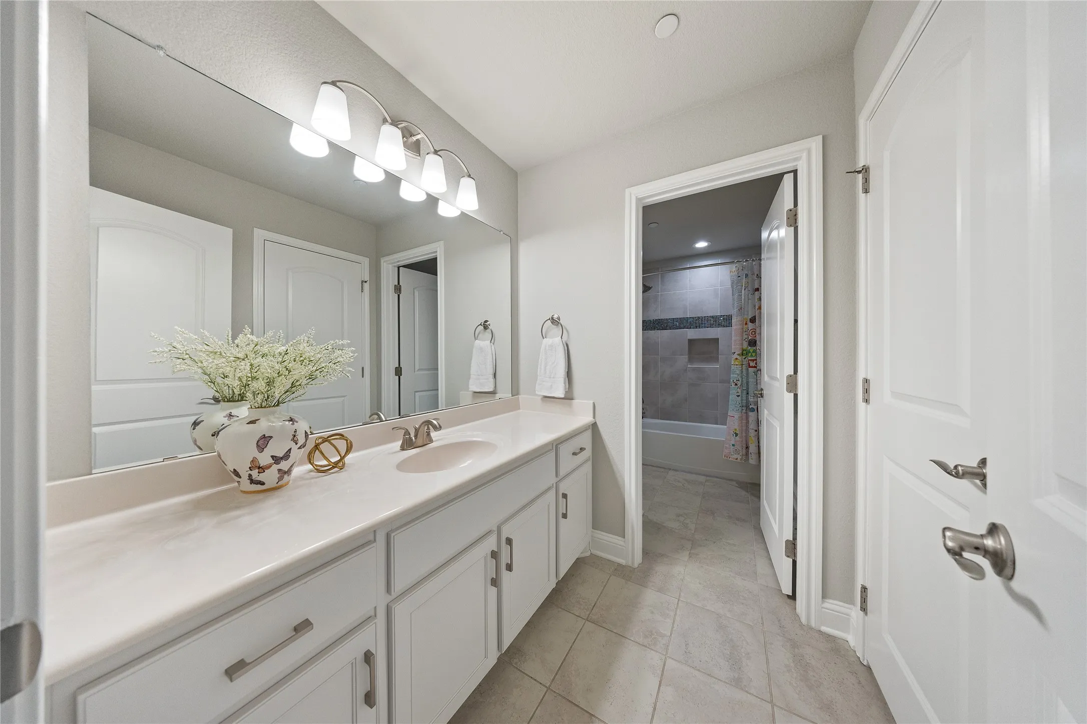 Single Family Residence For Sale in Denton County , 1207 Holford Drive, Frisco, Texas 75036, 5 Bedroom, 5 Bathroom, 4 Garage spaces, 5,652 Sqft, built in 2017, mls#21407516, Real Estate Agent in Frisco, Homes For Sale in Denton county, Homes For Sale in Frisco, Realtor in Frisco Texas, Real Estate Brokerage Independent Realty Texas, Luminita Cordes Realtor