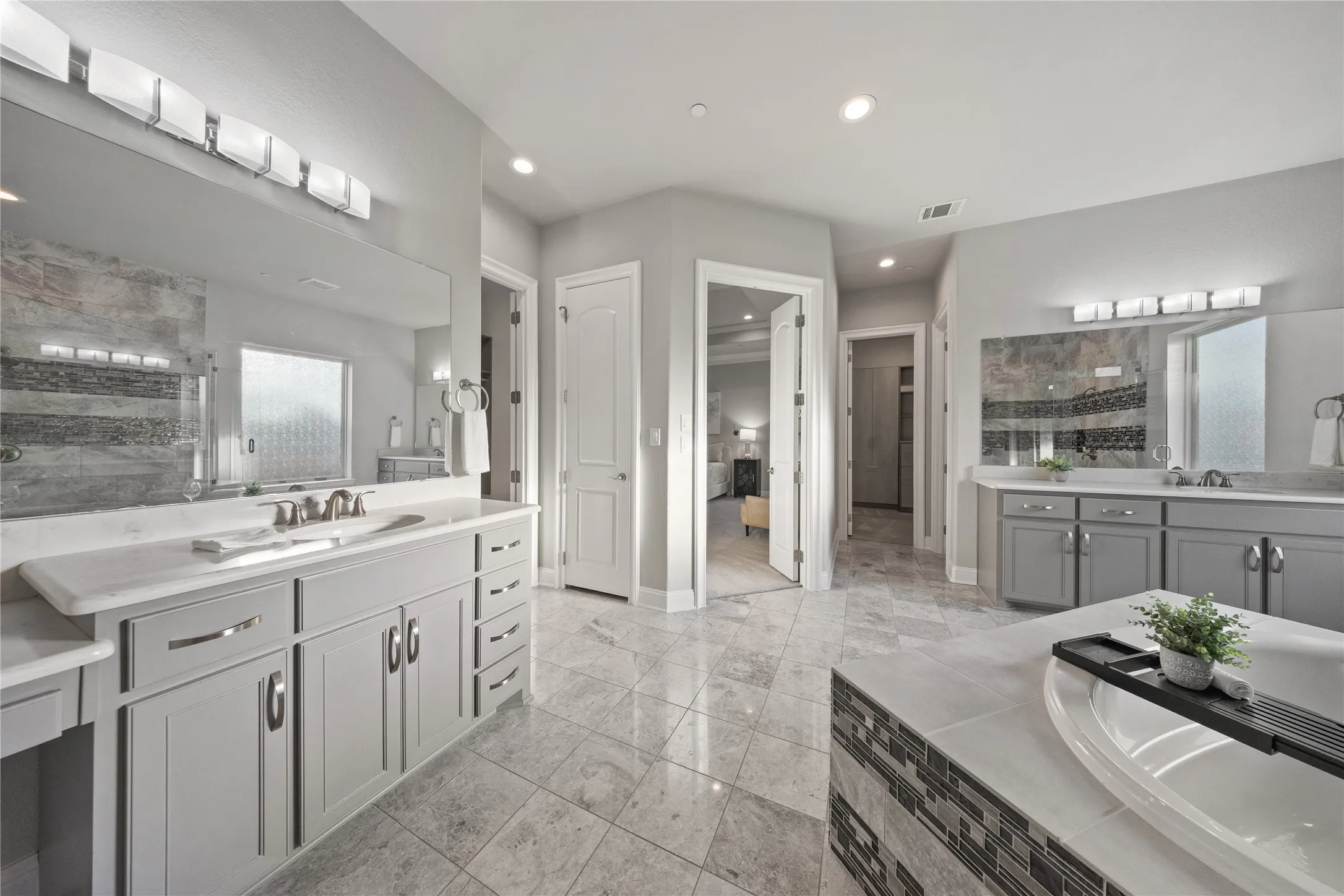Single Family Residence For Sale in Denton County , 1207 Holford Drive, Frisco, Texas 75036, 5 Bedroom, 5 Bathroom, 4 Garage spaces, 5,652 Sqft, built in 2017, mls#21407516, Real Estate Agent in Frisco, Homes For Sale in Denton county, Homes For Sale in Frisco, Realtor in Frisco Texas, Real Estate Brokerage Independent Realty Texas, Luminita Cordes Realtor