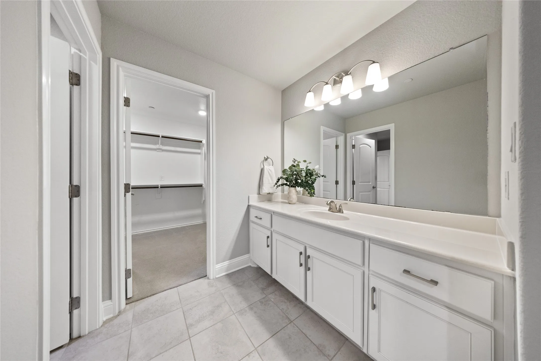 Single Family Residence For Sale in Denton County , 1207 Holford Drive, Frisco, Texas 75036, 5 Bedroom, 5 Bathroom, 4 Garage spaces, 5,652 Sqft, built in 2017, mls#21407516, Real Estate Agent in Frisco, Homes For Sale in Denton county, Homes For Sale in Frisco, Realtor in Frisco Texas, Real Estate Brokerage Independent Realty Texas, Luminita Cordes Realtor