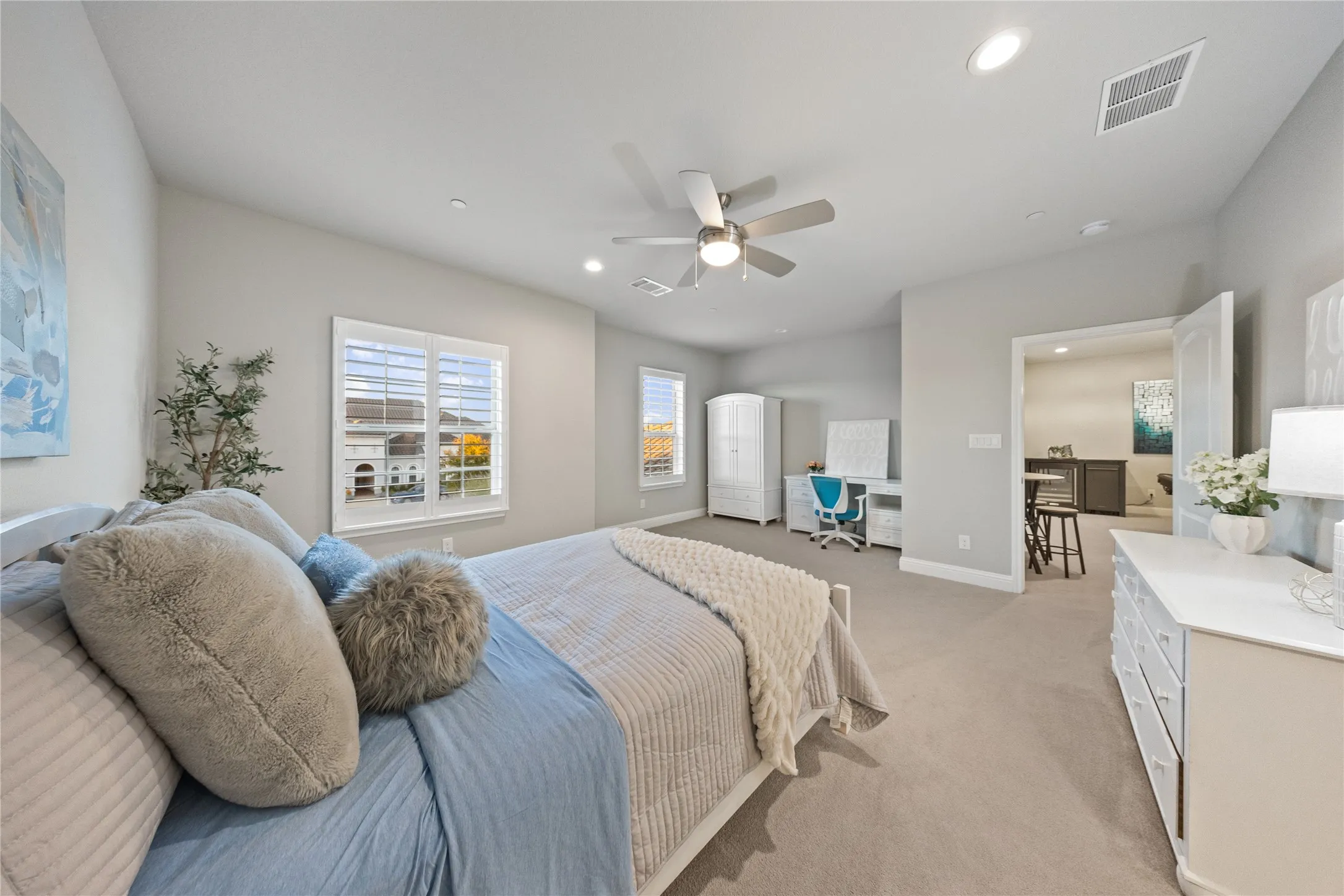 Single Family Residence For Sale in Denton County , 1207 Holford Drive, Frisco, Texas 75036, 5 Bedroom, 5 Bathroom, 4 Garage spaces, 5,652 Sqft, built in 2017, mls#21407516, Real Estate Agent in Frisco, Homes For Sale in Denton county, Homes For Sale in Frisco, Realtor in Frisco Texas, Real Estate Brokerage Independent Realty Texas, Luminita Cordes Realtor