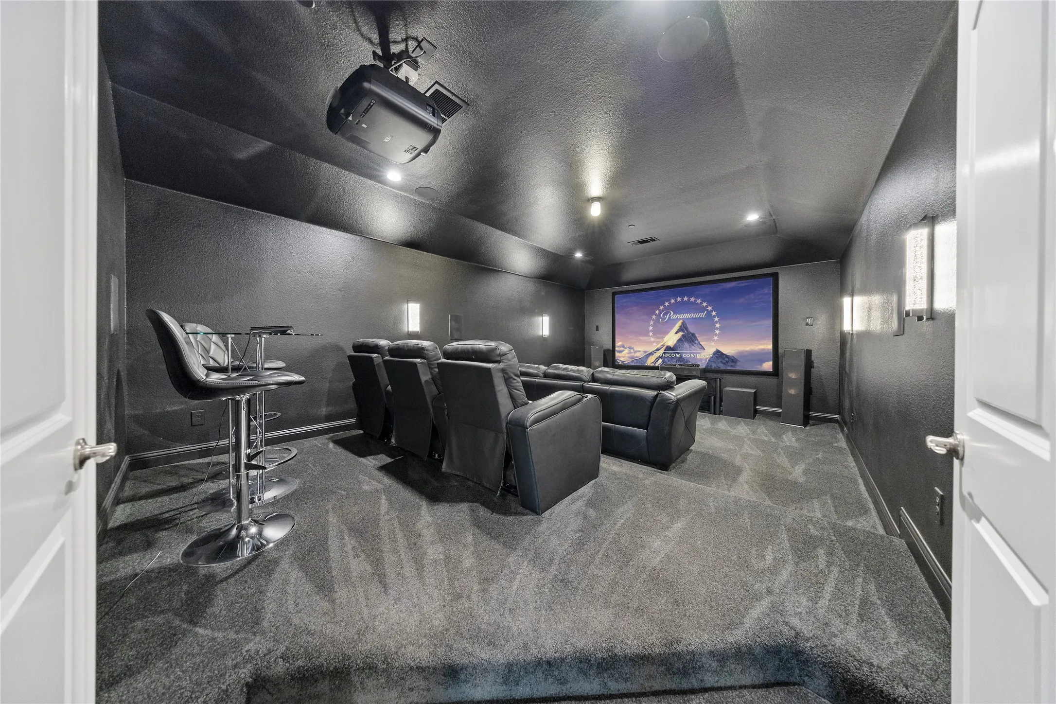 Single Family Residence For Sale in Denton County , 1207 Holford Drive, Frisco, Texas 75036, 5 Bedroom, 5 Bathroom, 4 Garage spaces, 5,652 Sqft, built in 2017, mls#21407516, Real Estate Agent in Frisco, Homes For Sale in Denton county, Homes For Sale in Frisco, Realtor in Frisco Texas, Real Estate Brokerage Independent Realty Texas, Luminita Cordes Realtor
