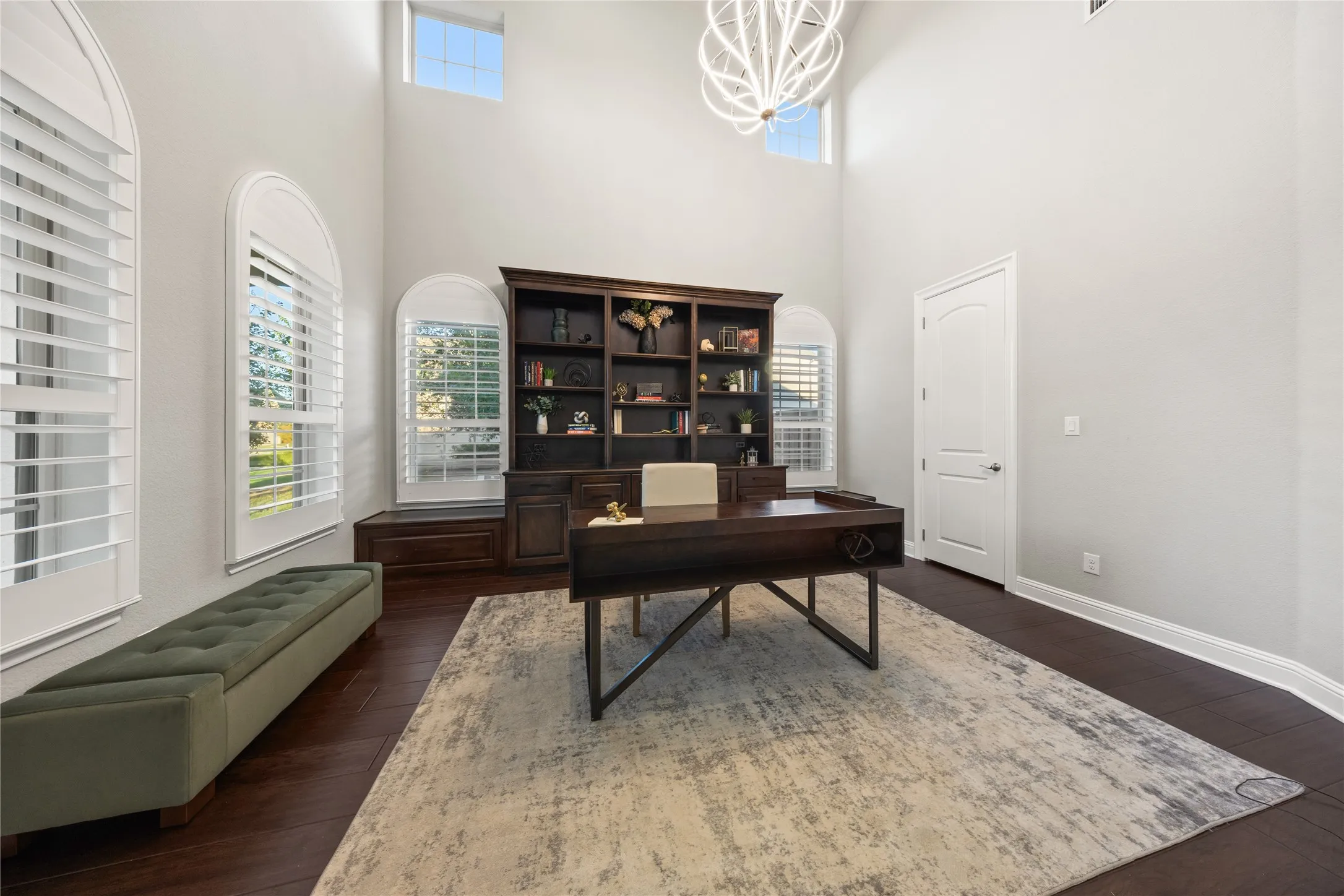 Single Family Residence For Sale in Denton County , 1207 Holford Drive, Frisco, Texas 75036, 5 Bedroom, 5 Bathroom, 4 Garage spaces, 5,652 Sqft, built in 2017, mls#21407516, Real Estate Agent in Frisco, Homes For Sale in Denton county, Homes For Sale in Frisco, Realtor in Frisco Texas, Real Estate Brokerage Independent Realty Texas, Luminita Cordes Realtor