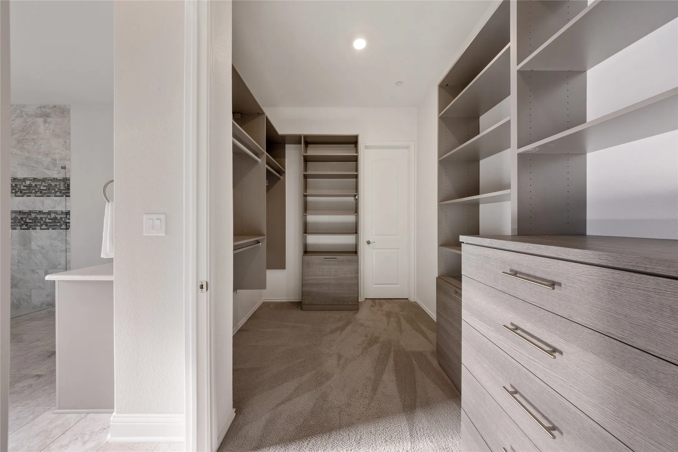 Single Family Residence For Sale in Denton County , 1207 Holford Drive, Frisco, Texas 75036, 5 Bedroom, 5 Bathroom, 4 Garage spaces, 5,652 Sqft, built in 2017, mls#21407516, Real Estate Agent in Frisco, Homes For Sale in Denton county, Homes For Sale in Frisco, Realtor in Frisco Texas, Real Estate Brokerage Independent Realty Texas, Luminita Cordes Realtor