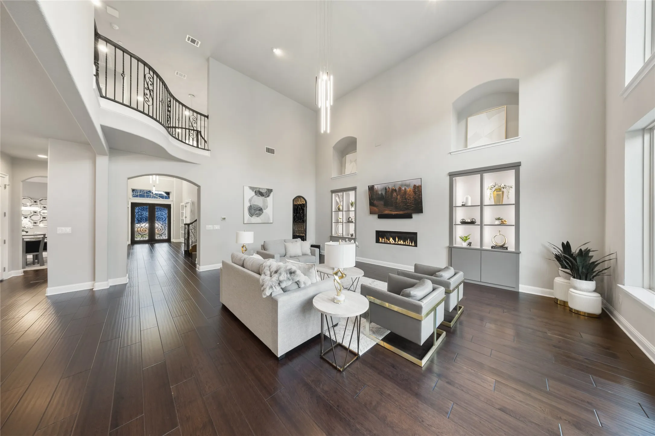 Single Family Residence For Sale in Denton County , 1207 Holford Drive, Frisco, Texas 75036, 5 Bedroom, 5 Bathroom, 4 Garage spaces, 5,652 Sqft, built in 2017, mls#21407516, Real Estate Agent in Frisco, Homes For Sale in Denton county, Homes For Sale in Frisco, Realtor in Frisco Texas, Real Estate Brokerage Independent Realty Texas, Luminita Cordes Realtor