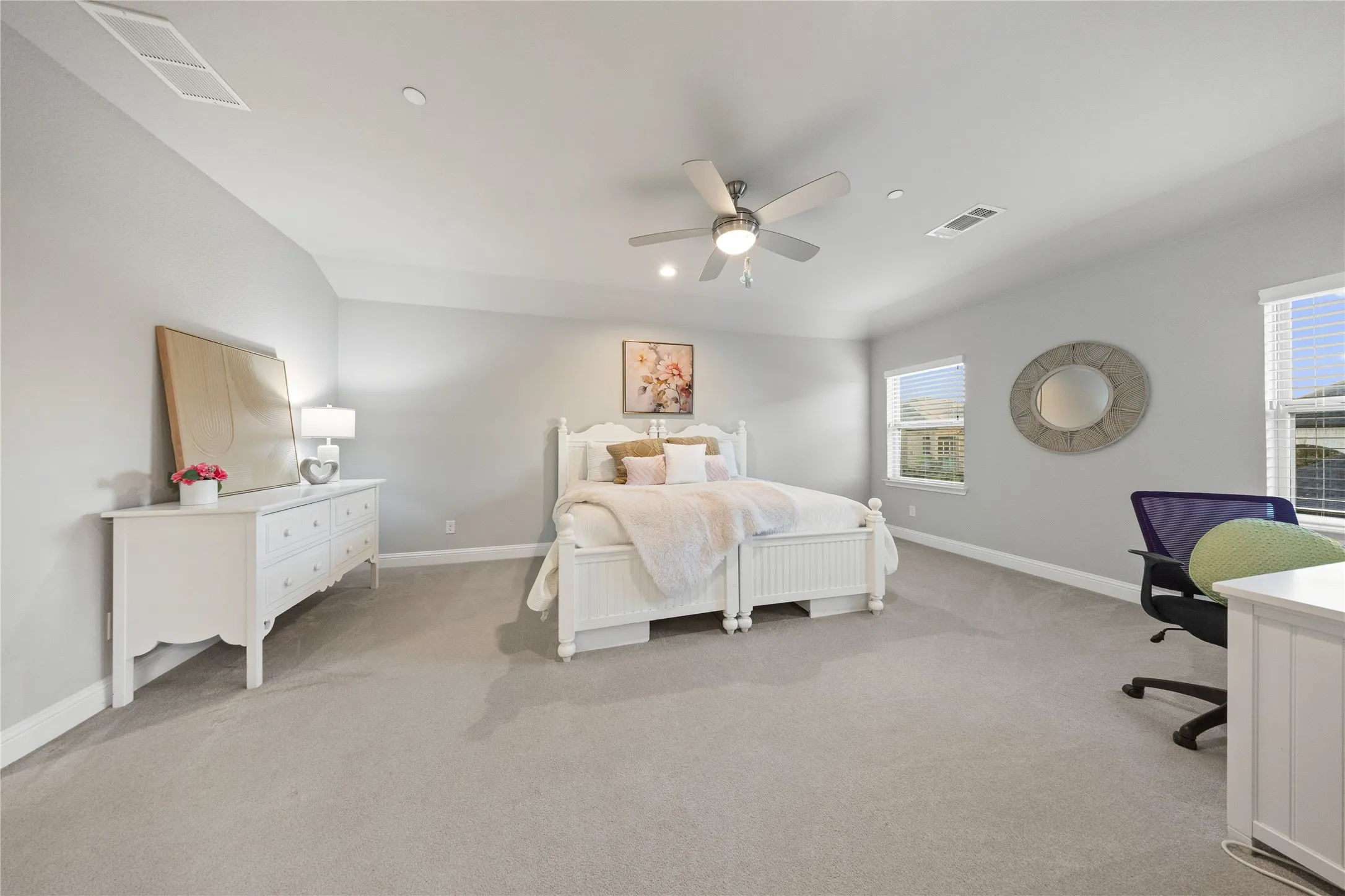 Single Family Residence For Sale in Denton County , 1207 Holford Drive, Frisco, Texas 75036, 5 Bedroom, 5 Bathroom, 4 Garage spaces, 5,652 Sqft, built in 2017, mls#21407516, Real Estate Agent in Frisco, Homes For Sale in Denton county, Homes For Sale in Frisco, Realtor in Frisco Texas, Real Estate Brokerage Independent Realty Texas, Luminita Cordes Realtor