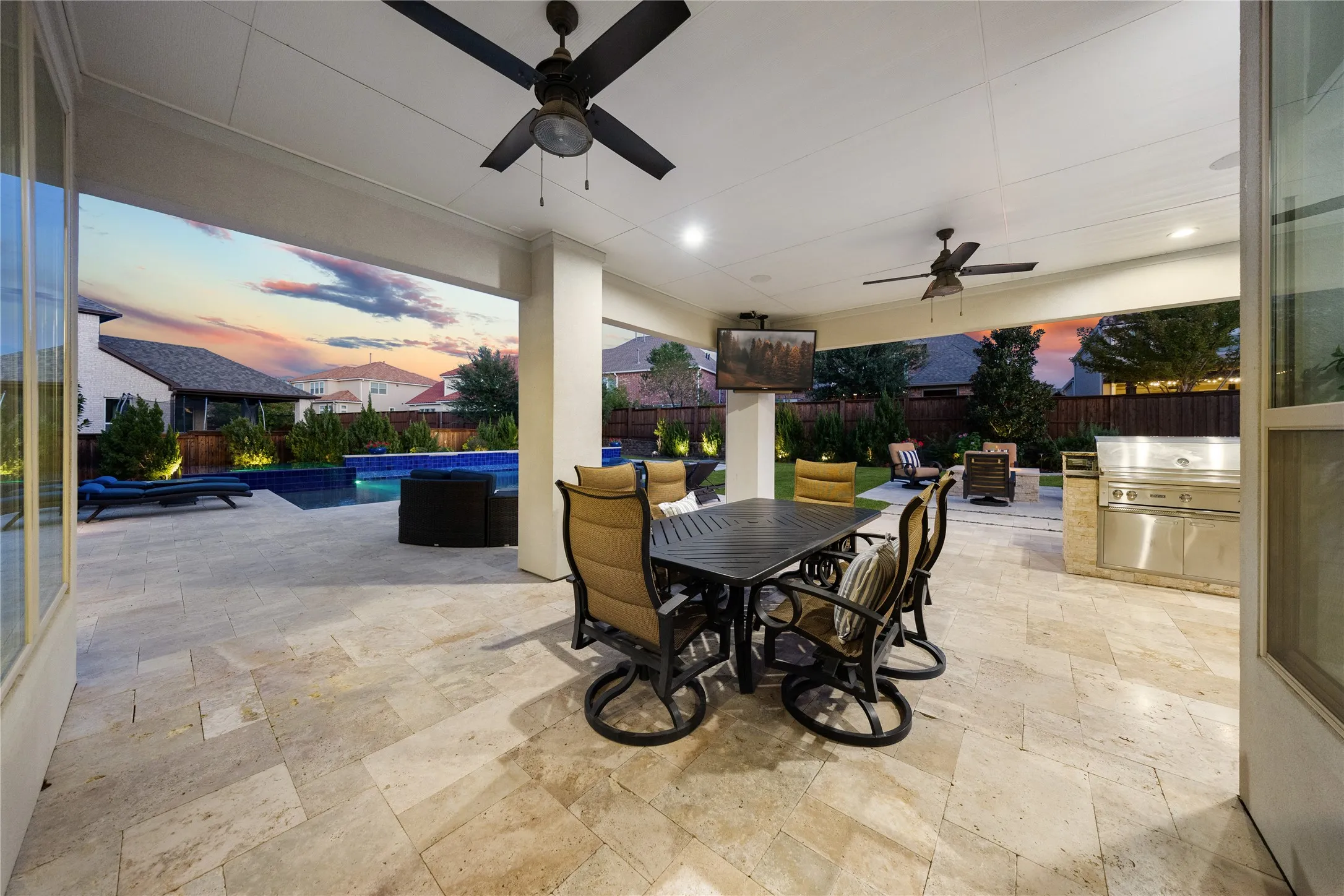 Single Family Residence For Sale in Denton County , 1207 Holford Drive, Frisco, Texas 75036, 5 Bedroom, 5 Bathroom, 4 Garage spaces, 5,652 Sqft, built in 2017, mls#21407516, Real Estate Agent in Frisco, Homes For Sale in Denton county, Homes For Sale in Frisco, Realtor in Frisco Texas, Real Estate Brokerage Independent Realty Texas, Luminita Cordes Realtor