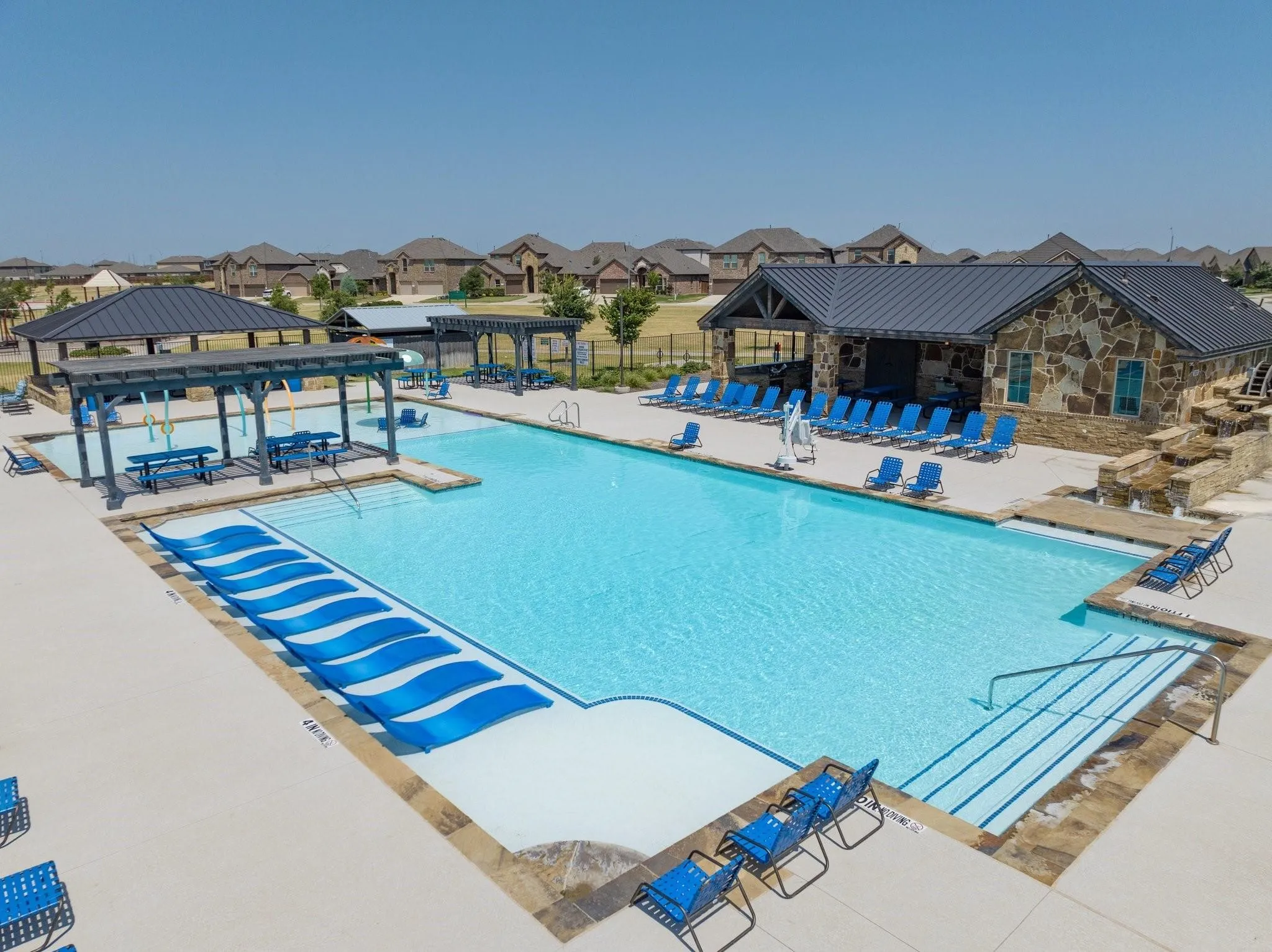 Single Family Residence For Sale in Tarrant County , 9220 Bronze Meadow Drive, Fort Worth, Texas 76131, 5 Bedroom, 3 Bathroom, 2 Garage spaces, 2,473 Sqft, built in 2017, mls#21408751, Real Estate Agent in Fort Worth, Homes For Sale in Tarrant county, Homes For Sale in Fort Worth, Realtor in Fort Worth Texas, Real Estate Brokerage Independent Realty Texas, Luminita Cordes Realtor