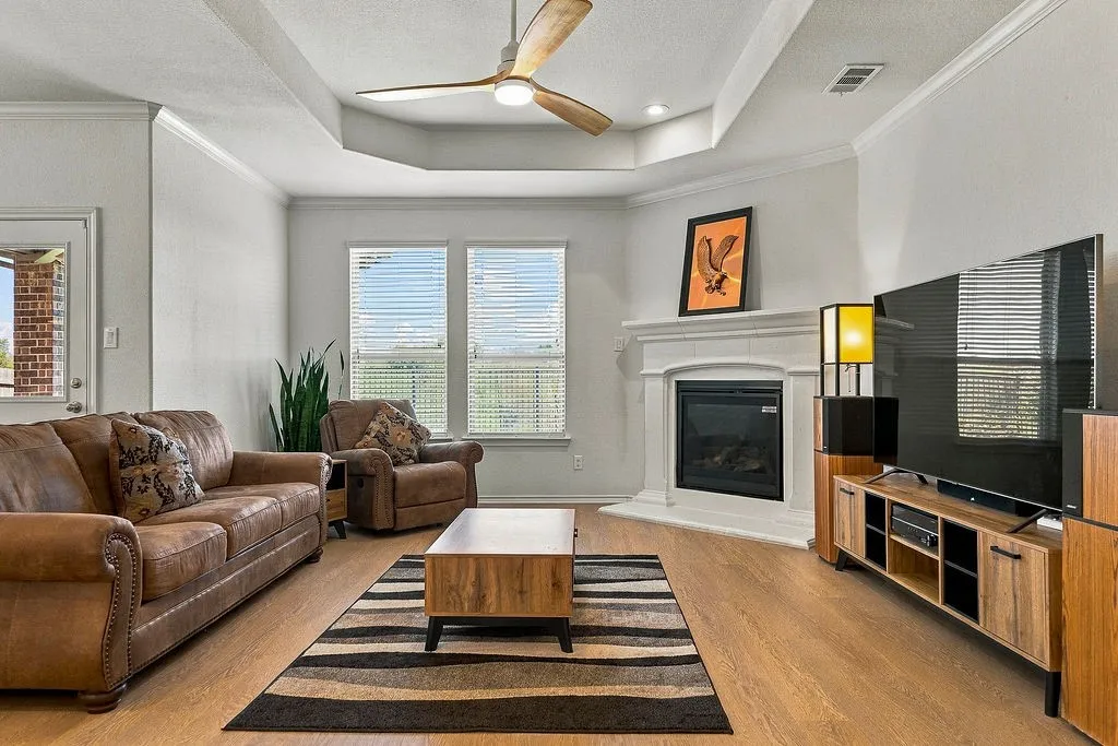 Single Family Residence For Sale in Tarrant County , 9220 Bronze Meadow Drive, Fort Worth, Texas 76131, 5 Bedroom, 3 Bathroom, 2 Garage spaces, 2,473 Sqft, built in 2017, mls#21408751, Real Estate Agent in Fort Worth, Homes For Sale in Tarrant county, Homes For Sale in Fort Worth, Realtor in Fort Worth Texas, Real Estate Brokerage Independent Realty Texas, Luminita Cordes Realtor