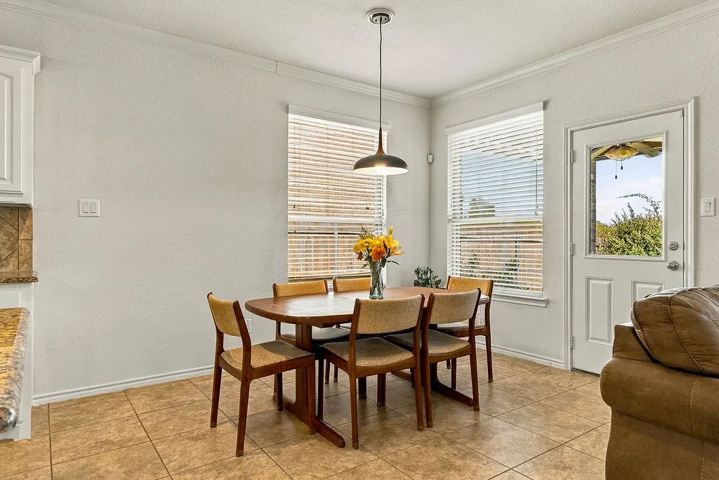 Single Family Residence For Sale in Tarrant County , 9220 Bronze Meadow Drive, Fort Worth, Texas 76131, 5 Bedroom, 3 Bathroom, 2 Garage spaces, 2,473 Sqft, built in 2017, mls#21408751, Real Estate Agent in Fort Worth, Homes For Sale in Tarrant county, Homes For Sale in Fort Worth, Realtor in Fort Worth Texas, Real Estate Brokerage Independent Realty Texas, Luminita Cordes Realtor