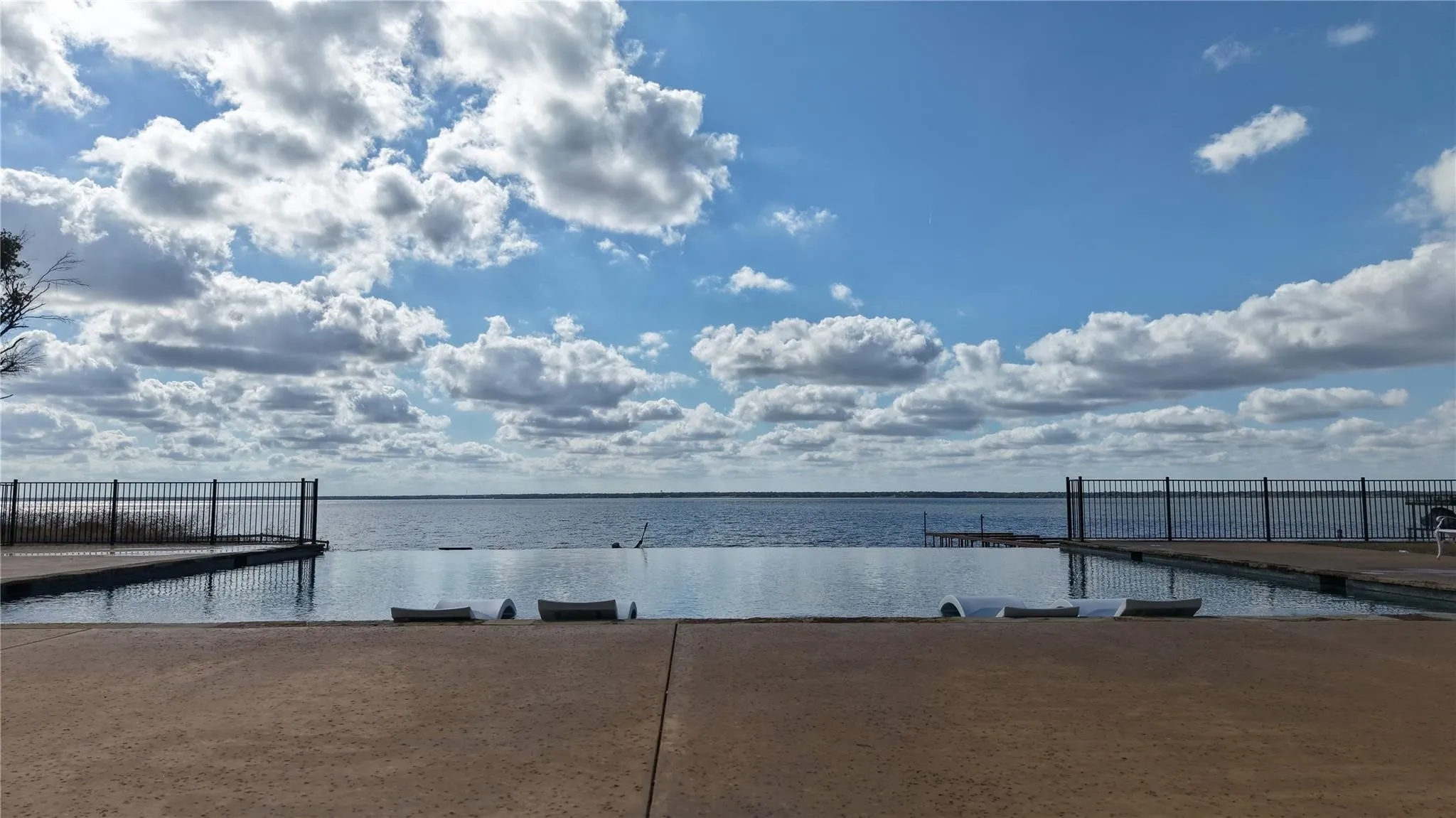 Unimproved Land For Sale in Kaufman County , 1514 Shoreline Drive, Mabank, Texas 75143, 0, 0, Garage spaces, 0 Sqft, built in 0, mls#21408510, Real Estate Agent in Mabank, Homes For Sale in Kaufman county, Homes For Sale in Mabank, Realtor in Mabank Texas, Real Estate Brokerage Independent Realty Texas, Luminita Cordes Realtor