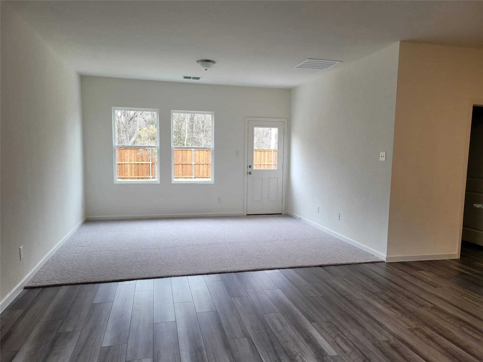 Single Family Residence For Rent
