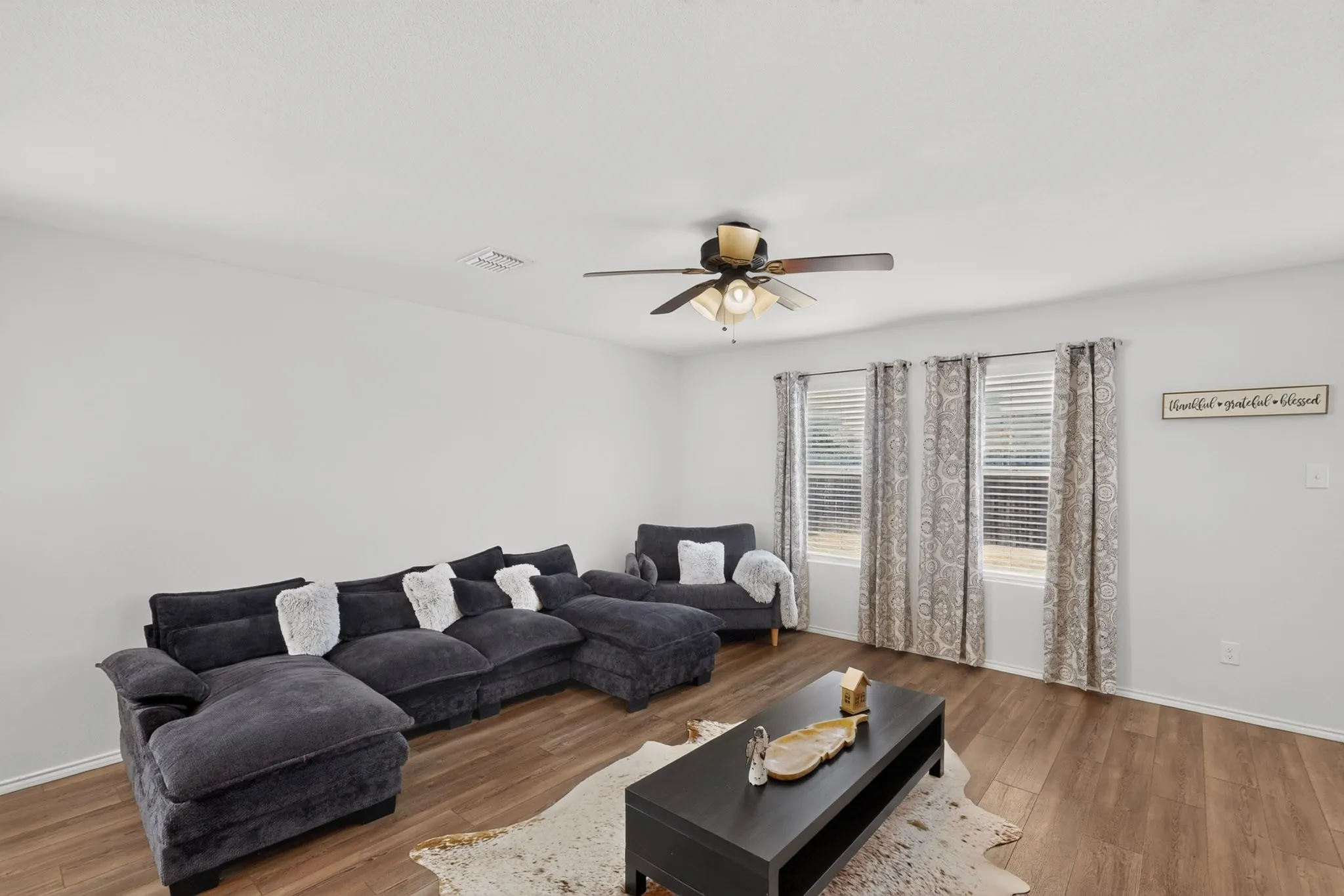 Single Family Residence For Sale in Tarrant County , 6101 Bell Springs Street, Fort Worth, Texas 76123, 4 Bedroom, 2 Bathroom, 2 Garage spaces, 1,690 Sqft, built in 2020, mls#21407169, Real Estate Agent in Fort Worth, Homes For Sale in Tarrant county, Homes For Sale in Fort Worth, Realtor in Fort Worth Texas, Real Estate Brokerage Independent Realty Texas, Luminita Cordes Realtor