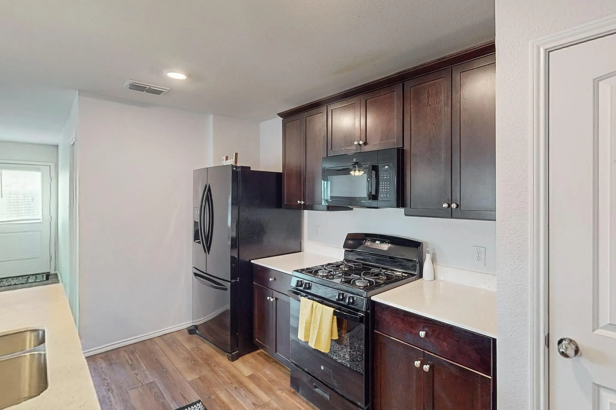 Single Family Residence For Sale in Tarrant County , 6101 Bell Springs Street, Fort Worth, Texas 76123, 4 Bedroom, 2 Bathroom, 2 Garage spaces, 1,690 Sqft, built in 2020, mls#21407169, Real Estate Agent in Fort Worth, Homes For Sale in Tarrant county, Homes For Sale in Fort Worth, Realtor in Fort Worth Texas, Real Estate Brokerage Independent Realty Texas, Luminita Cordes Realtor