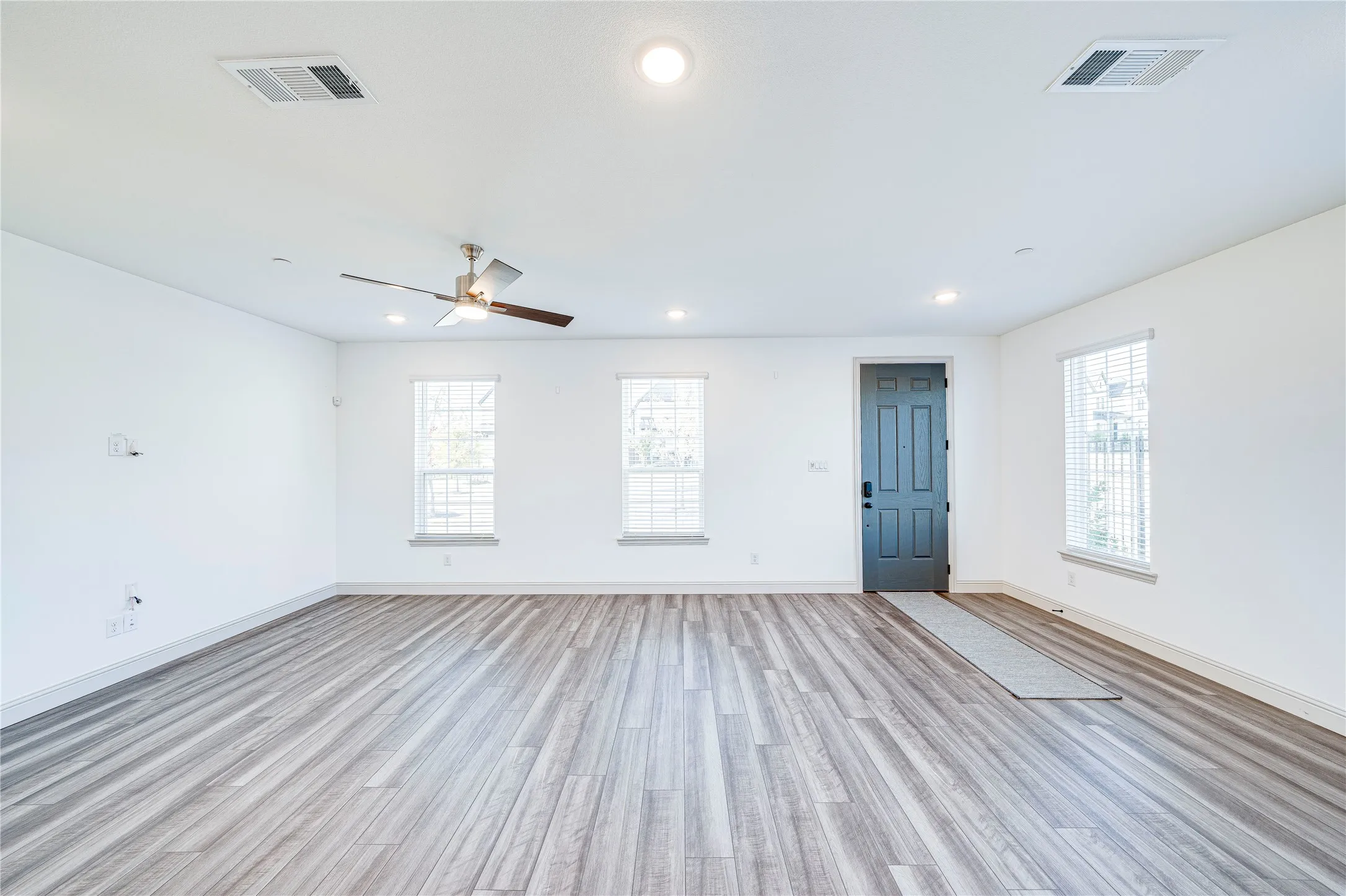 Townhouse For Rent in Collin County , 8888 Samara Street, Frisco, Texas 75035, 3 Bedroom, 3 Bathroom, 2 Garage spaces, 2,265 Sqft, built in 2023, mls#21409220, Real Estate Agent in Frisco, Homes For Rent in Collin county, Homes For Rent in Frisco, Realtor in Frisco Texas, Real Estate Brokerage Independent Realty Texas, Luminita Cordes Realtor