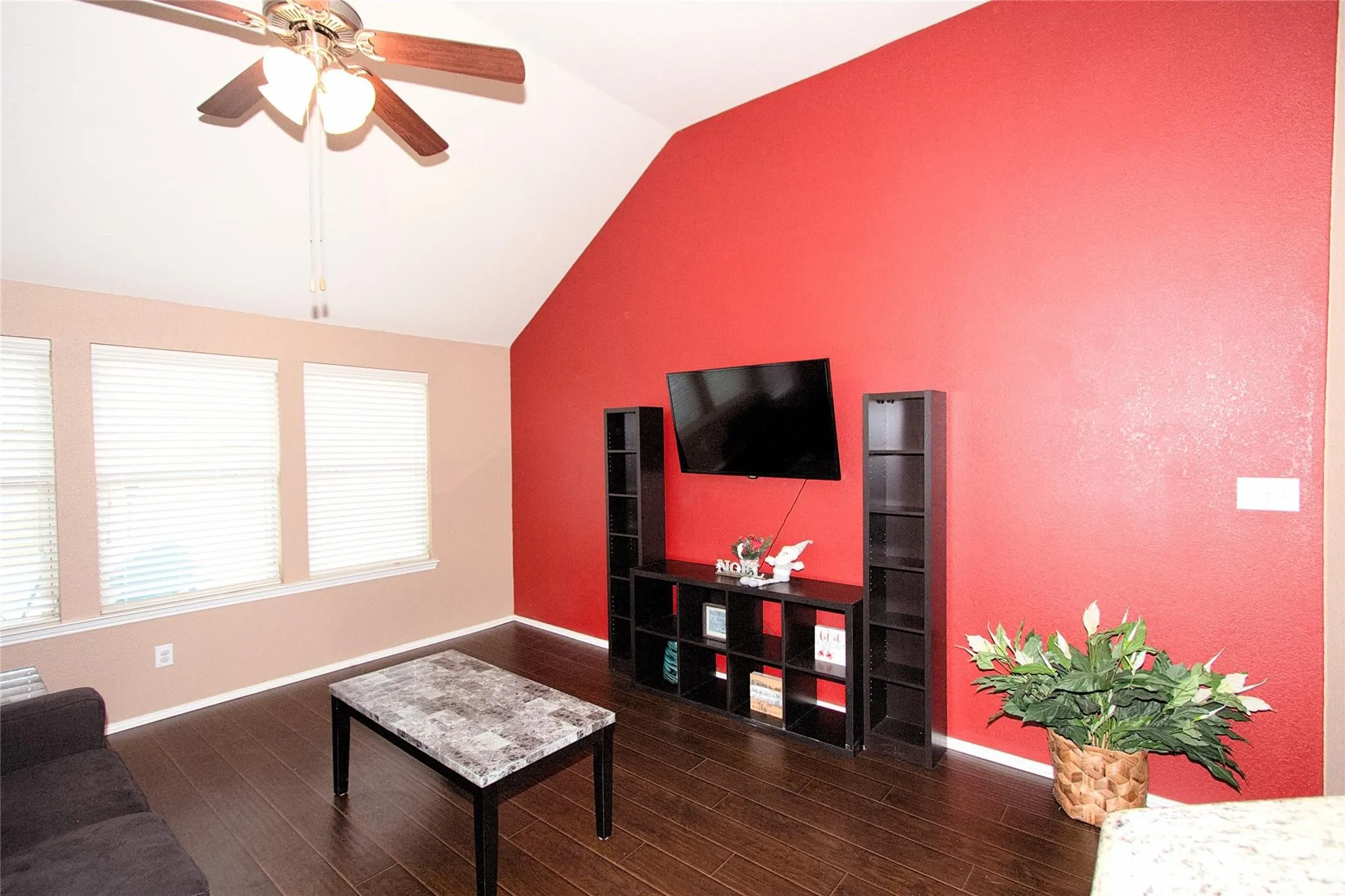 Single Family Residence For Sale in Denton County , 1405 Villa Paloma Boulevard, Little Elm, Texas 75068, 3 Bedroom, 2 Bathroom, 2 Garage spaces, 1,513 Sqft, built in 2012, mls#21408792, Real Estate Agent in Little Elm, Homes For Sale in Denton county, Homes For Sale in Little Elm, Realtor in Little Elm Texas, Real Estate Brokerage Independent Realty Texas, Luminita Cordes Realtor