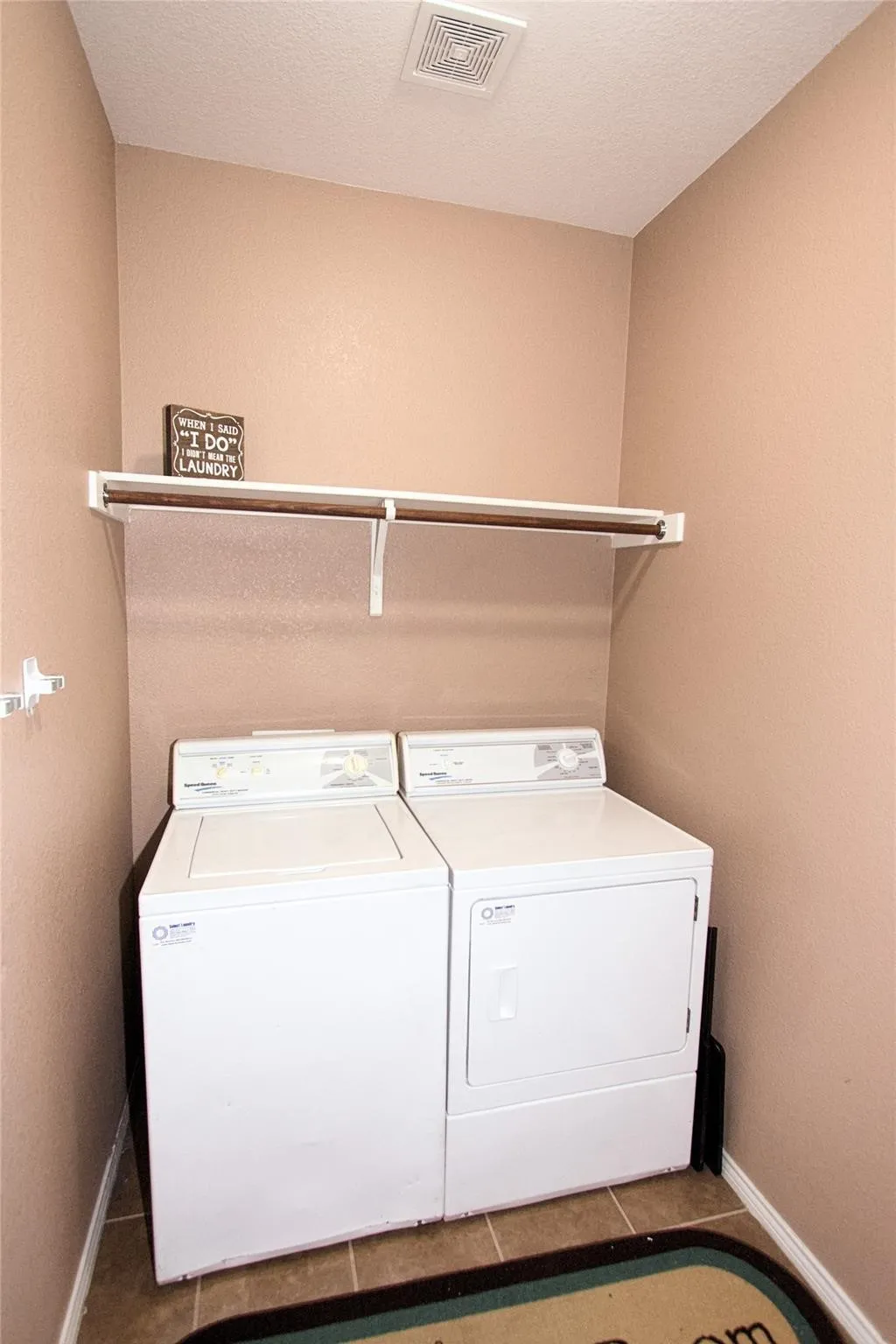 Single Family Residence For Sale in Denton County , 1405 Villa Paloma Boulevard, Little Elm, Texas 75068, 3 Bedroom, 2 Bathroom, 2 Garage spaces, 1,513 Sqft, built in 2012, mls#21408792, Real Estate Agent in Little Elm, Homes For Sale in Denton county, Homes For Sale in Little Elm, Realtor in Little Elm Texas, Real Estate Brokerage Independent Realty Texas, Luminita Cordes Realtor