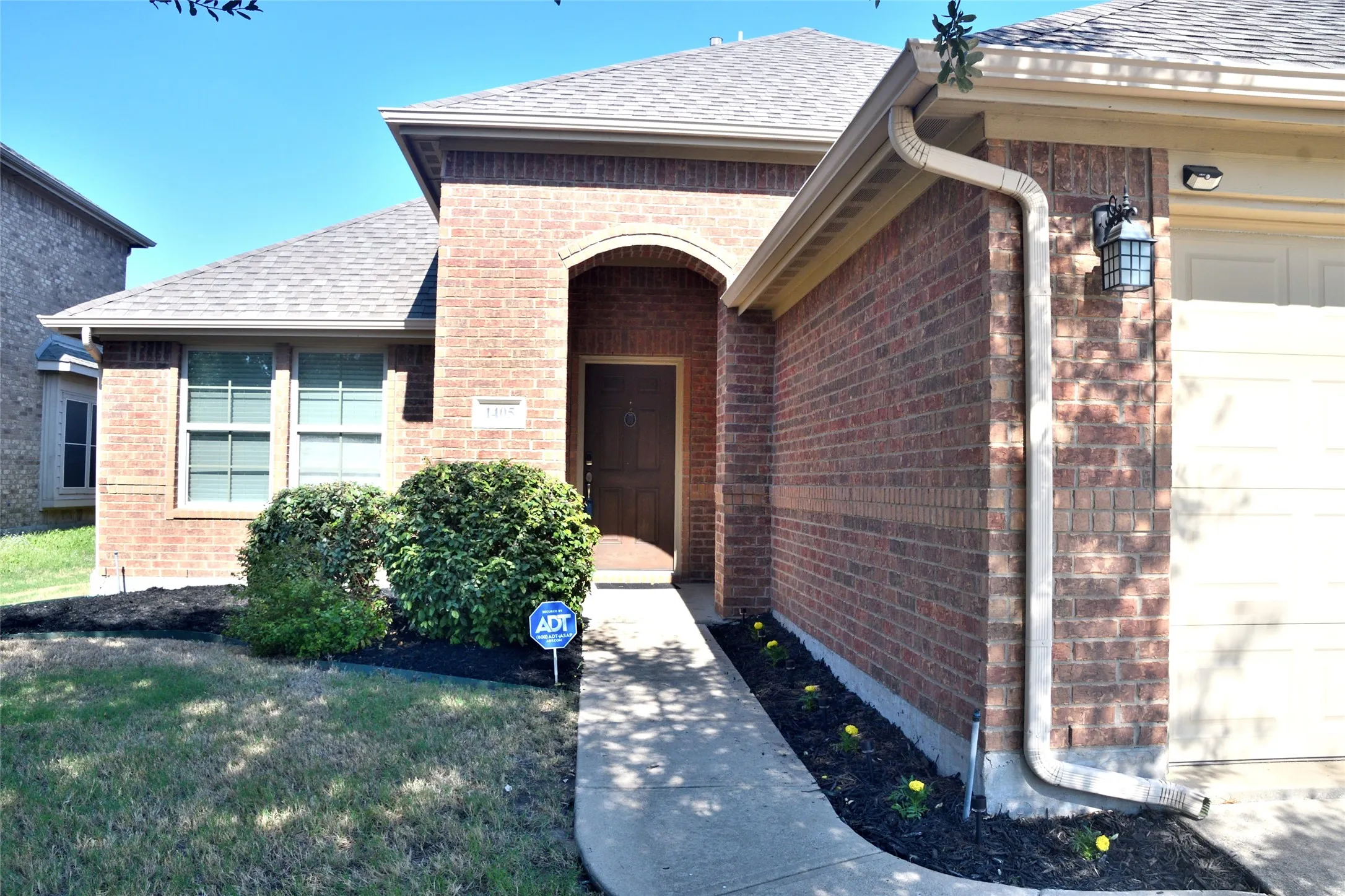 Single Family Residence For Sale in Denton County , 1405 Villa Paloma Boulevard, Little Elm, Texas 75068, 3 Bedroom, 2 Bathroom, 2 Garage spaces, 1,513 Sqft, built in 2012, mls#21408792, Real Estate Agent in Little Elm, Homes For Sale in Denton county, Homes For Sale in Little Elm, Realtor in Little Elm Texas, Real Estate Brokerage Independent Realty Texas, Luminita Cordes Realtor