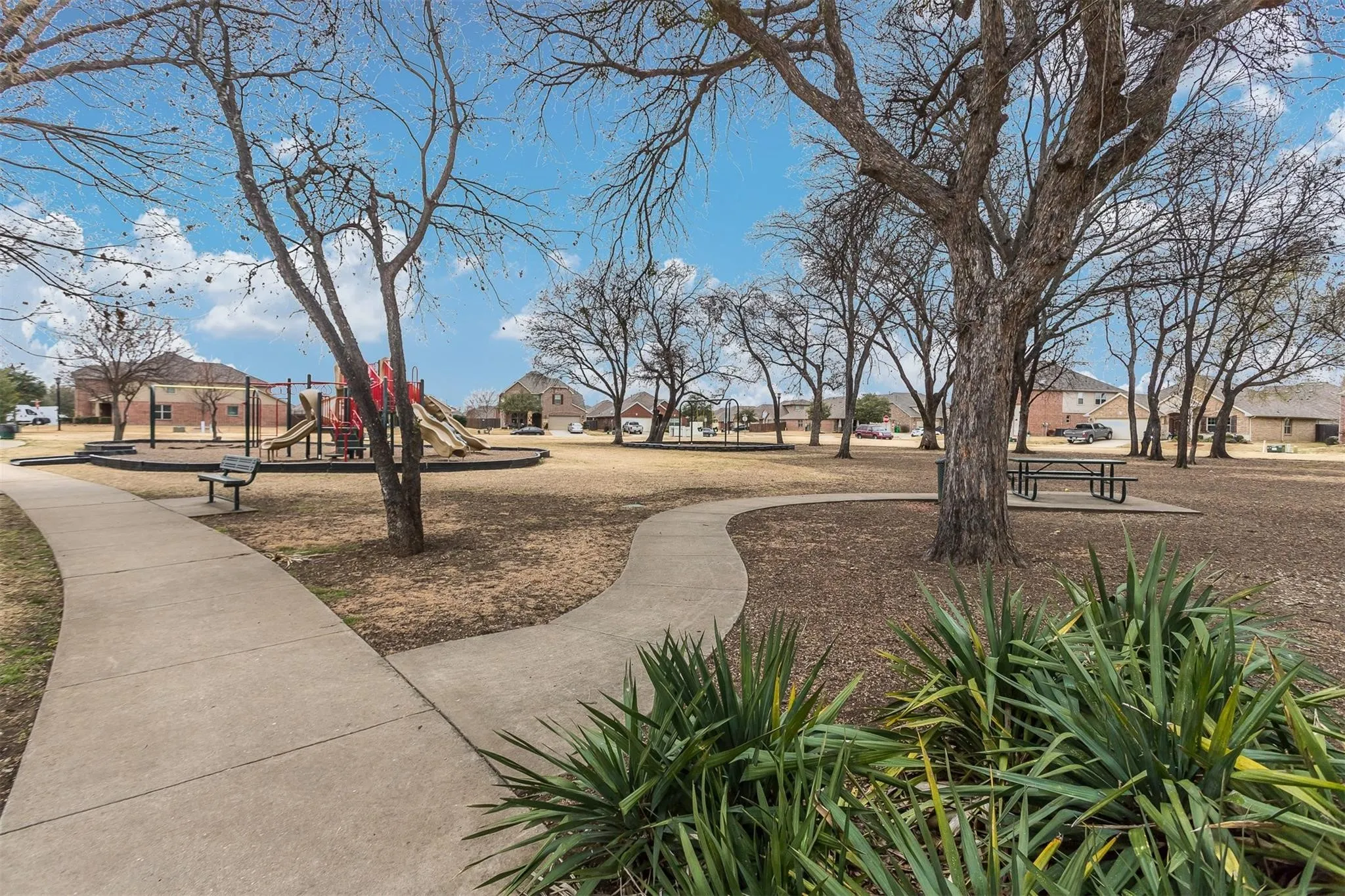 Single Family Residence For Sale in Denton County , 1405 Villa Paloma Boulevard, Little Elm, Texas 75068, 3 Bedroom, 2 Bathroom, 2 Garage spaces, 1,513 Sqft, built in 2012, mls#21408792, Real Estate Agent in Little Elm, Homes For Sale in Denton county, Homes For Sale in Little Elm, Realtor in Little Elm Texas, Real Estate Brokerage Independent Realty Texas, Luminita Cordes Realtor