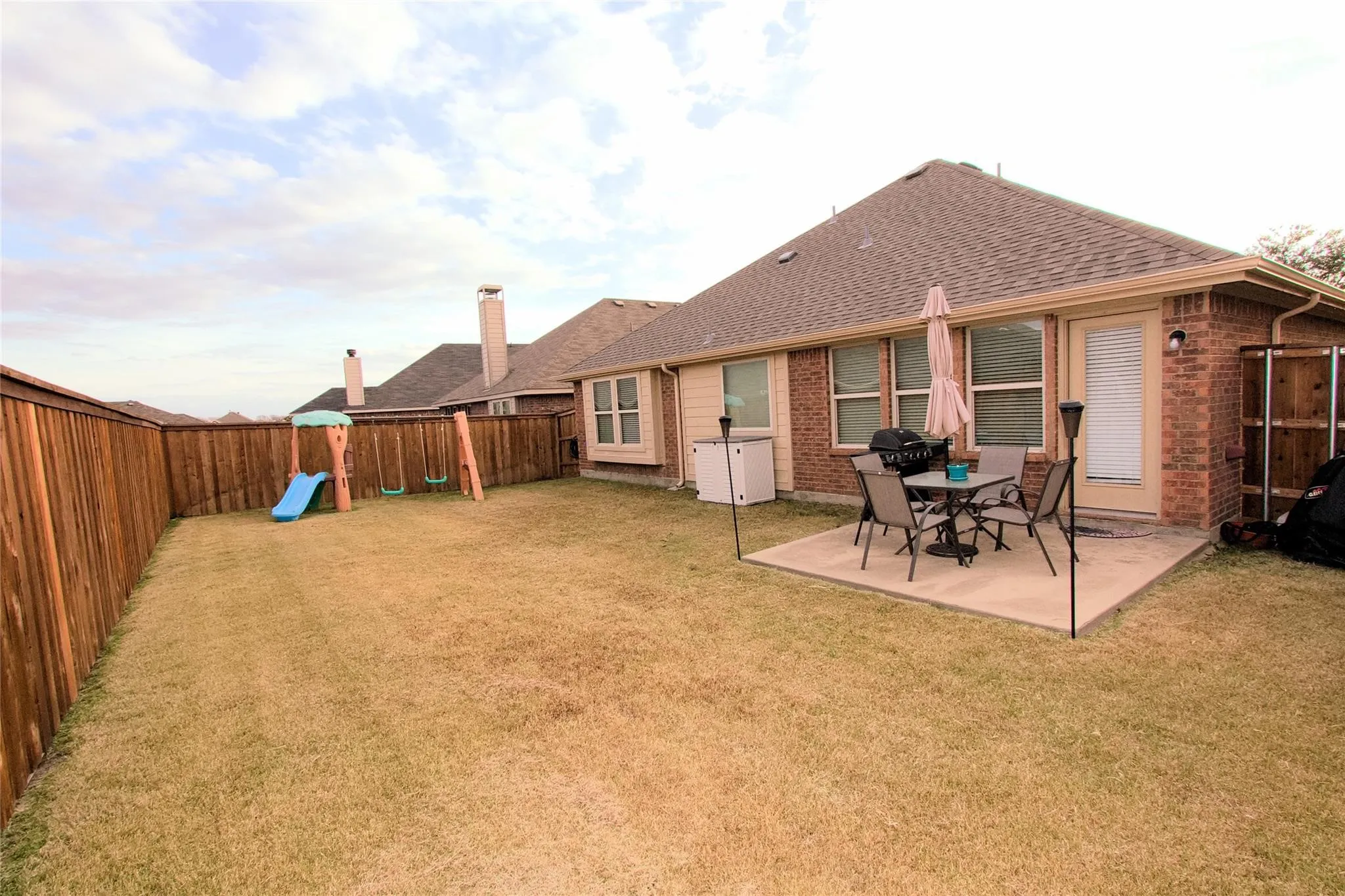 Single Family Residence For Sale in Denton County , 1405 Villa Paloma Boulevard, Little Elm, Texas 75068, 3 Bedroom, 2 Bathroom, 2 Garage spaces, 1,513 Sqft, built in 2012, mls#21408792, Real Estate Agent in Little Elm, Homes For Sale in Denton county, Homes For Sale in Little Elm, Realtor in Little Elm Texas, Real Estate Brokerage Independent Realty Texas, Luminita Cordes Realtor