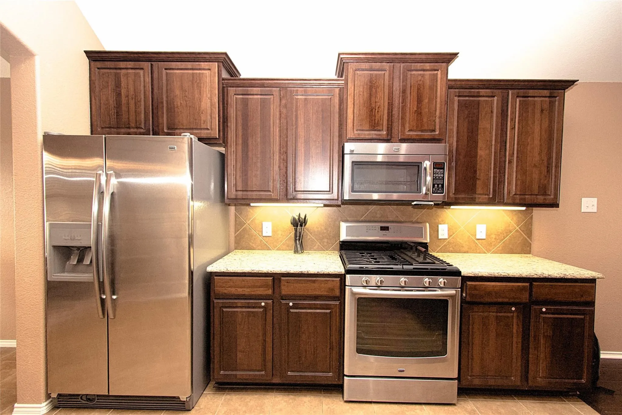 Single Family Residence For Sale in Denton County , 1405 Villa Paloma Boulevard, Little Elm, Texas 75068, 3 Bedroom, 2 Bathroom, 2 Garage spaces, 1,513 Sqft, built in 2012, mls#21408792, Real Estate Agent in Little Elm, Homes For Sale in Denton county, Homes For Sale in Little Elm, Realtor in Little Elm Texas, Real Estate Brokerage Independent Realty Texas, Luminita Cordes Realtor