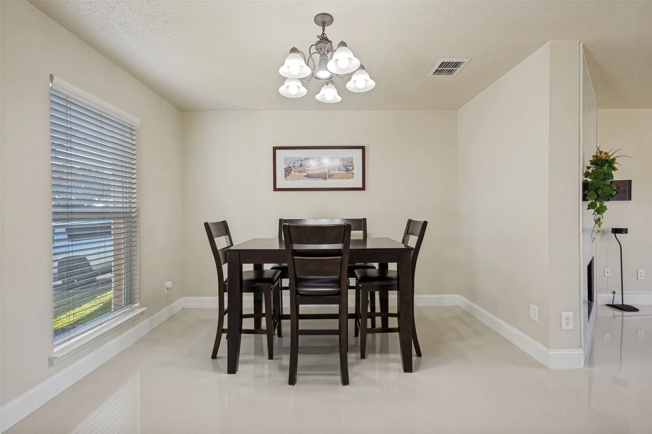 Single Family Residence For Rent in Collin County , 1609 White Oak Road, Anna, Texas 75409, 3 Bedroom, 3 Bathroom, 2 Garage spaces, 2,000 Sqft, built in 2002, mls#21409079, Real Estate Agent in Anna, Homes For Rent in Collin county, Homes For Rent in Anna, Realtor in Anna Texas, Real Estate Brokerage Independent Realty Texas, Luminita Cordes Realtor