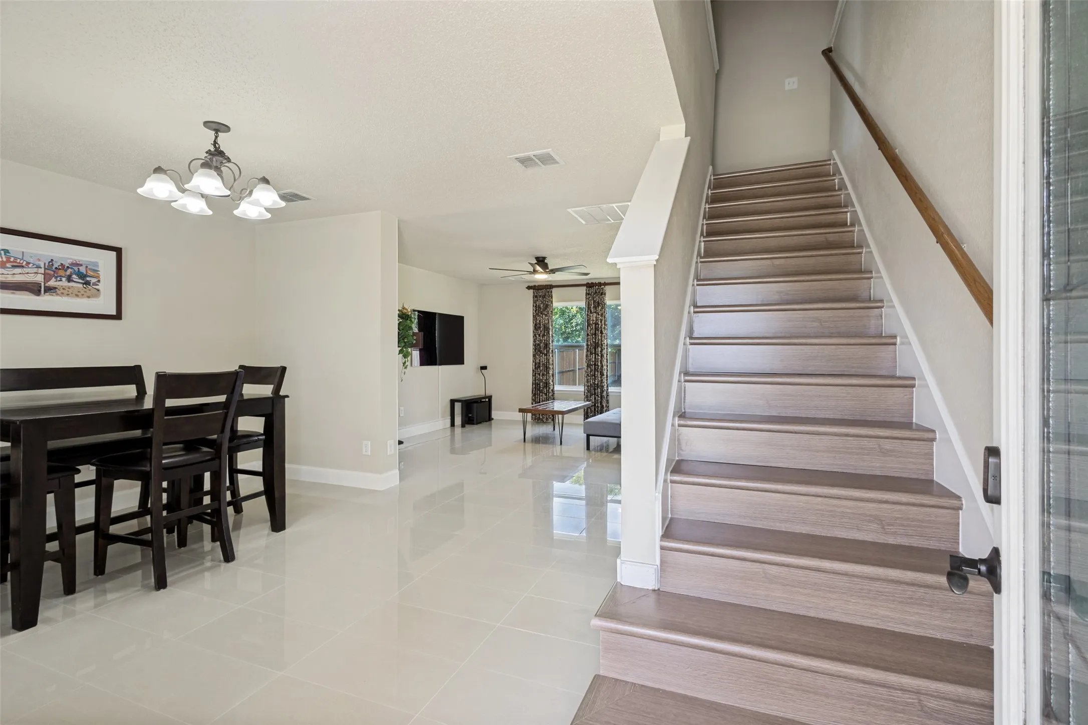 Single Family Residence For Rent in Collin County , 1609 White Oak Road, Anna, Texas 75409, 3 Bedroom, 3 Bathroom, 2 Garage spaces, 2,000 Sqft, built in 2002, mls#21409079, Real Estate Agent in Anna, Homes For Rent in Collin county, Homes For Rent in Anna, Realtor in Anna Texas, Real Estate Brokerage Independent Realty Texas, Luminita Cordes Realtor