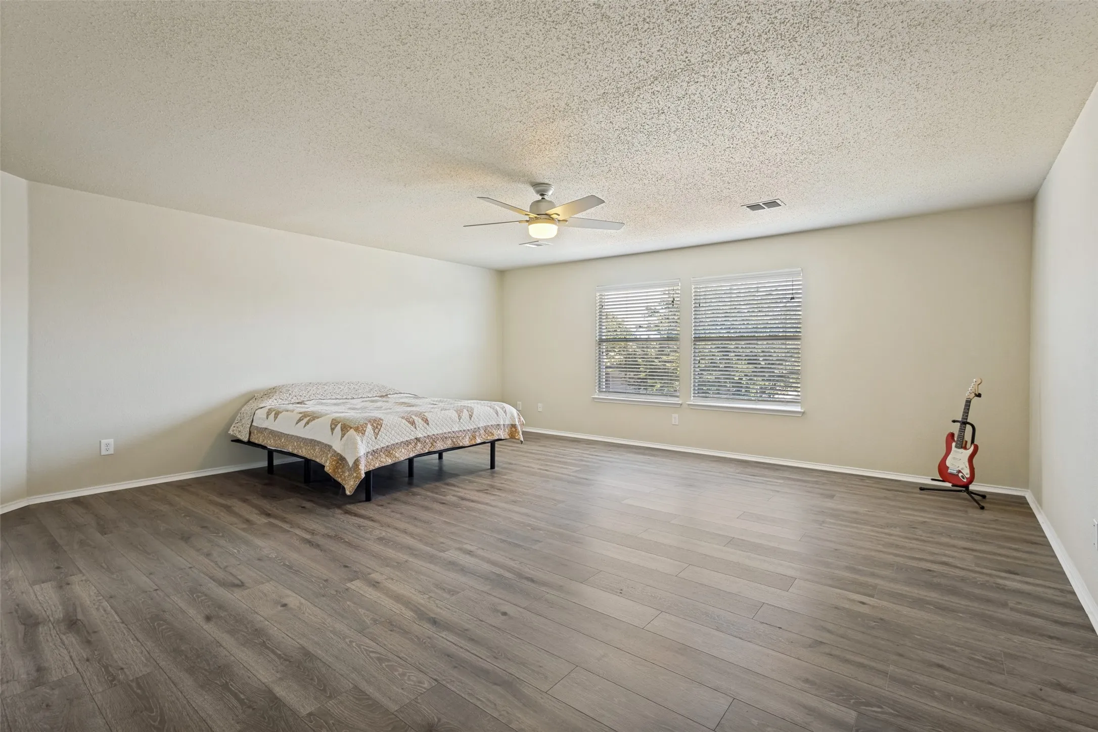 Single Family Residence For Rent in Collin County , 1609 White Oak Road, Anna, Texas 75409, 3 Bedroom, 3 Bathroom, 2 Garage spaces, 2,000 Sqft, built in 2002, mls#21409079, Real Estate Agent in Anna, Homes For Rent in Collin county, Homes For Rent in Anna, Realtor in Anna Texas, Real Estate Brokerage Independent Realty Texas, Luminita Cordes Realtor